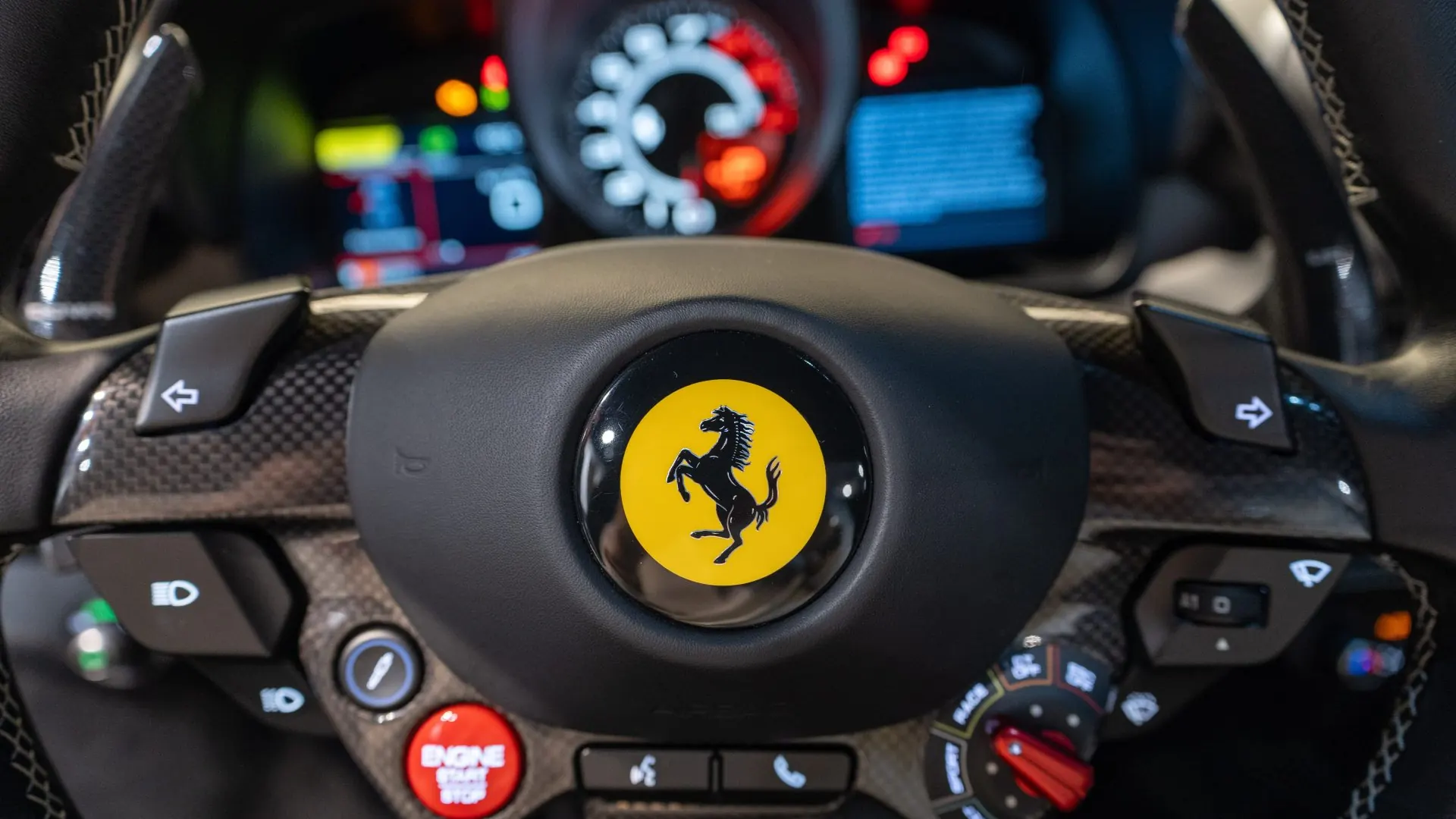 Ferrari F8 — photo 20