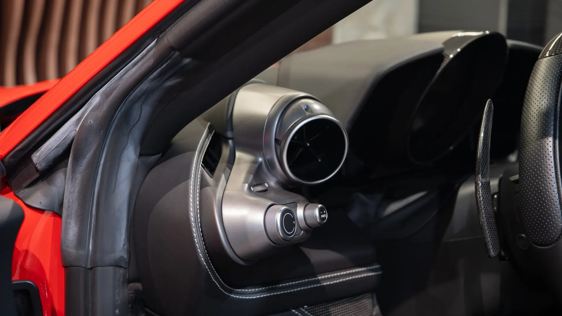 Ferrari F8 — photo 11