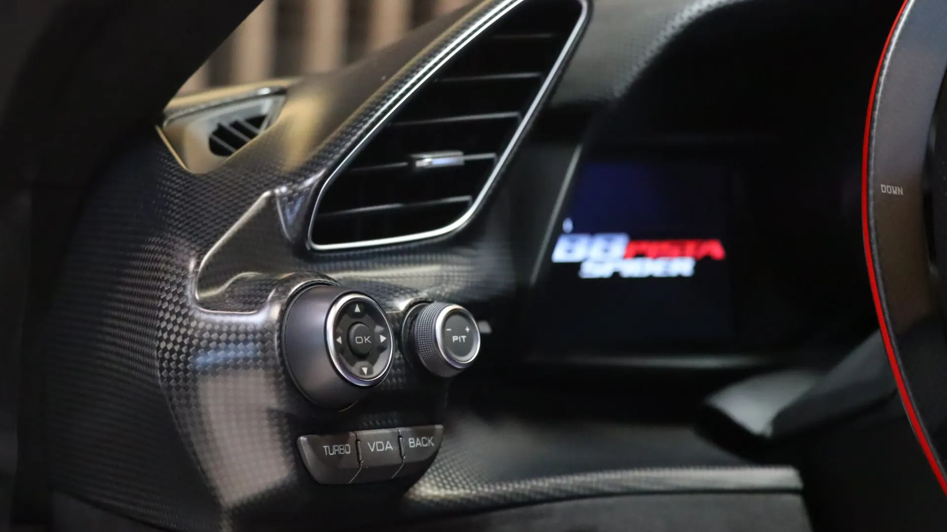 Ferrari 488 — photo 17