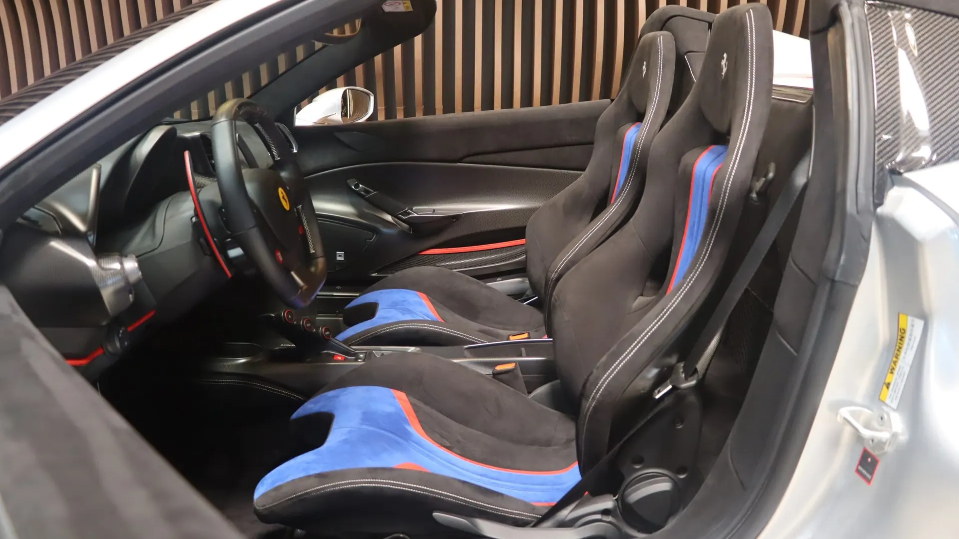 Ferrari 488 — photo 8