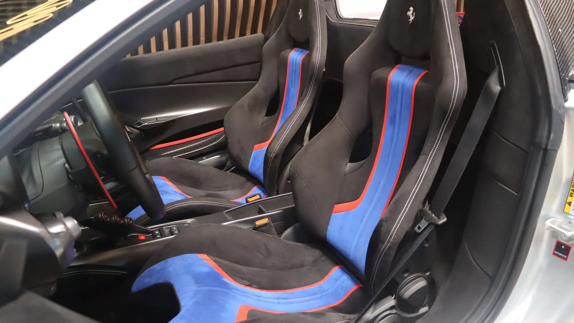 Ferrari 488 — photo 7