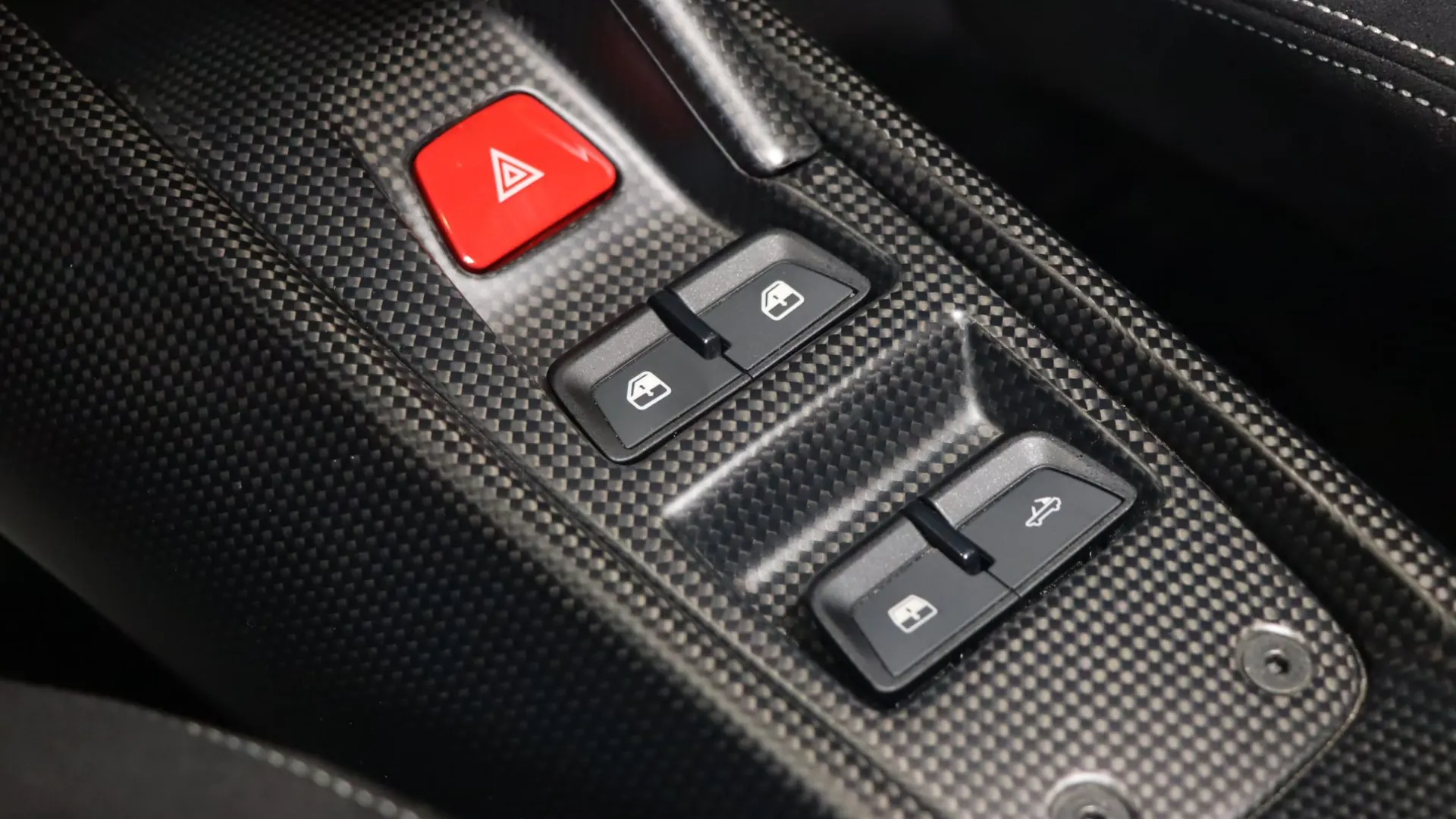 Ferrari 488 — photo 31