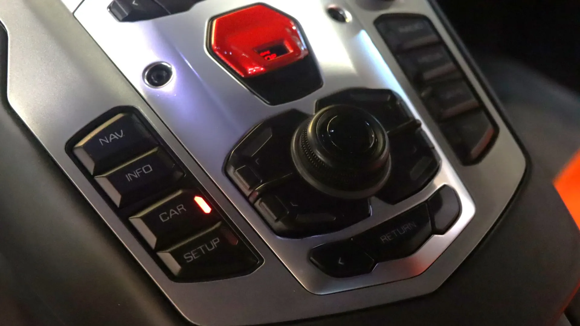 Lamborghini AVENTADOR — photo 27