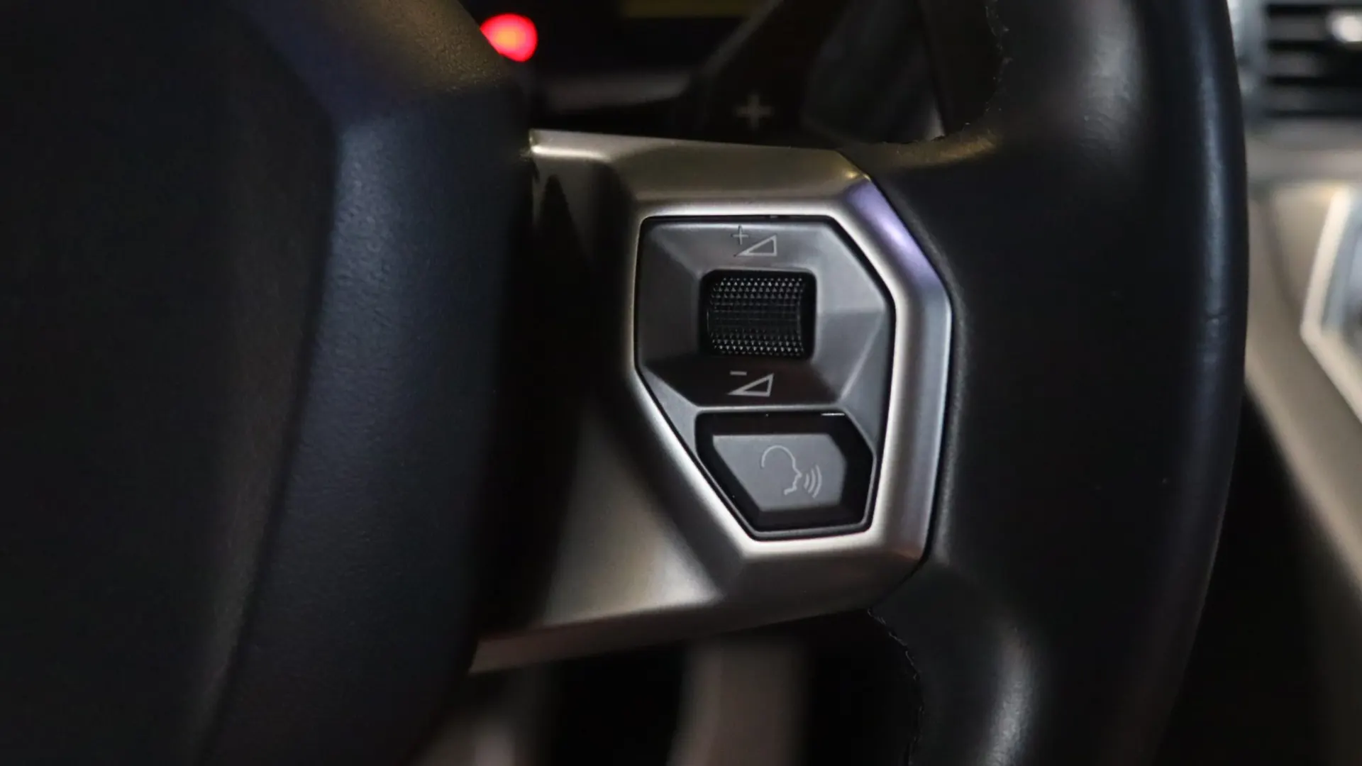 Lamborghini AVENTADOR — photo 17