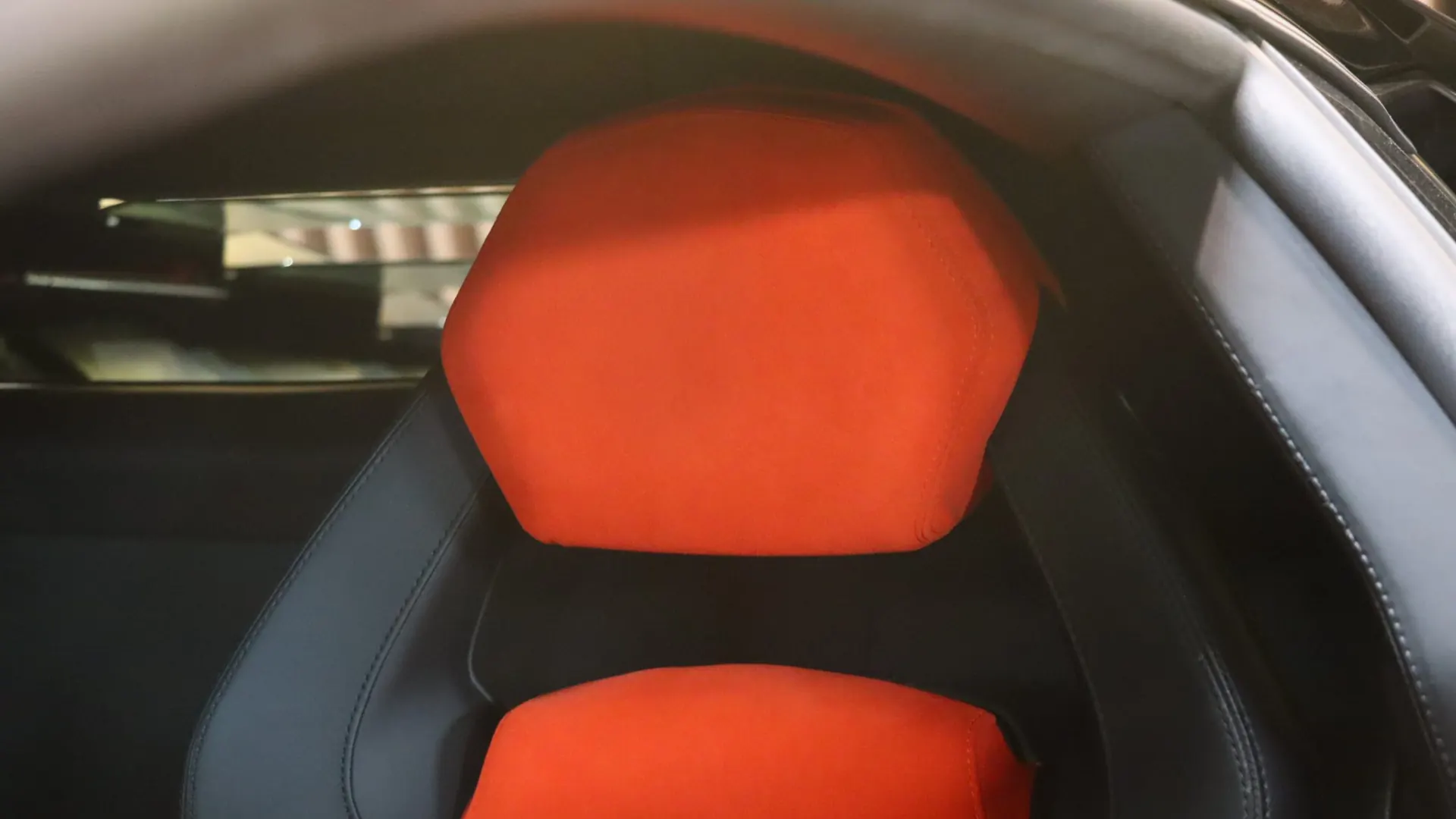 Lamborghini AVENTADOR — photo 30
