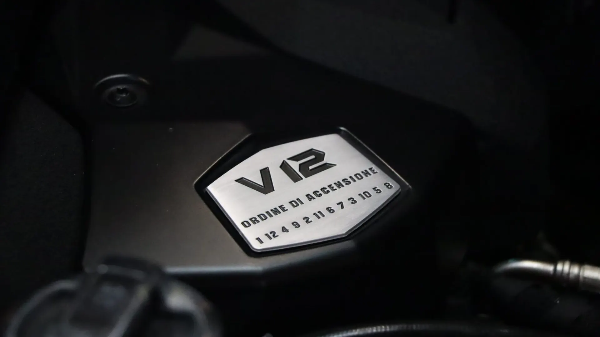 Lamborghini AVENTADOR — photo 44