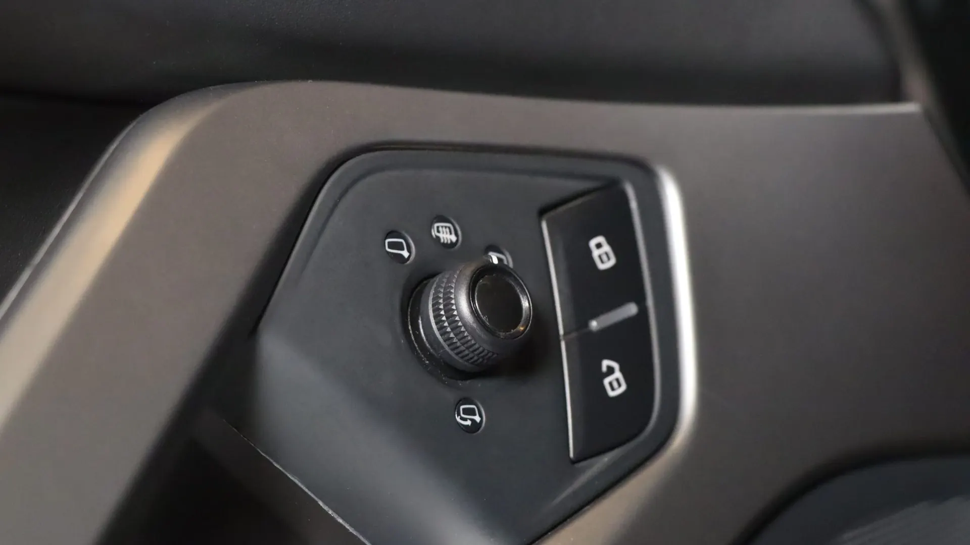 Lamborghini AVENTADOR — photo 11