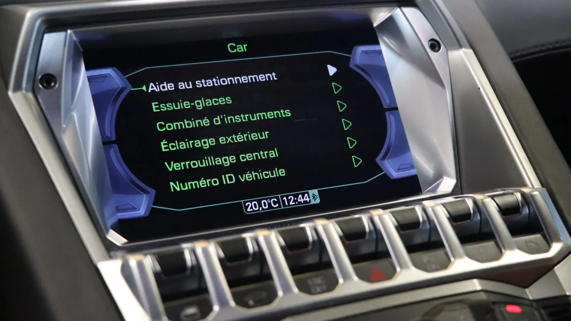 Lamborghini AVENTADOR — photo 23