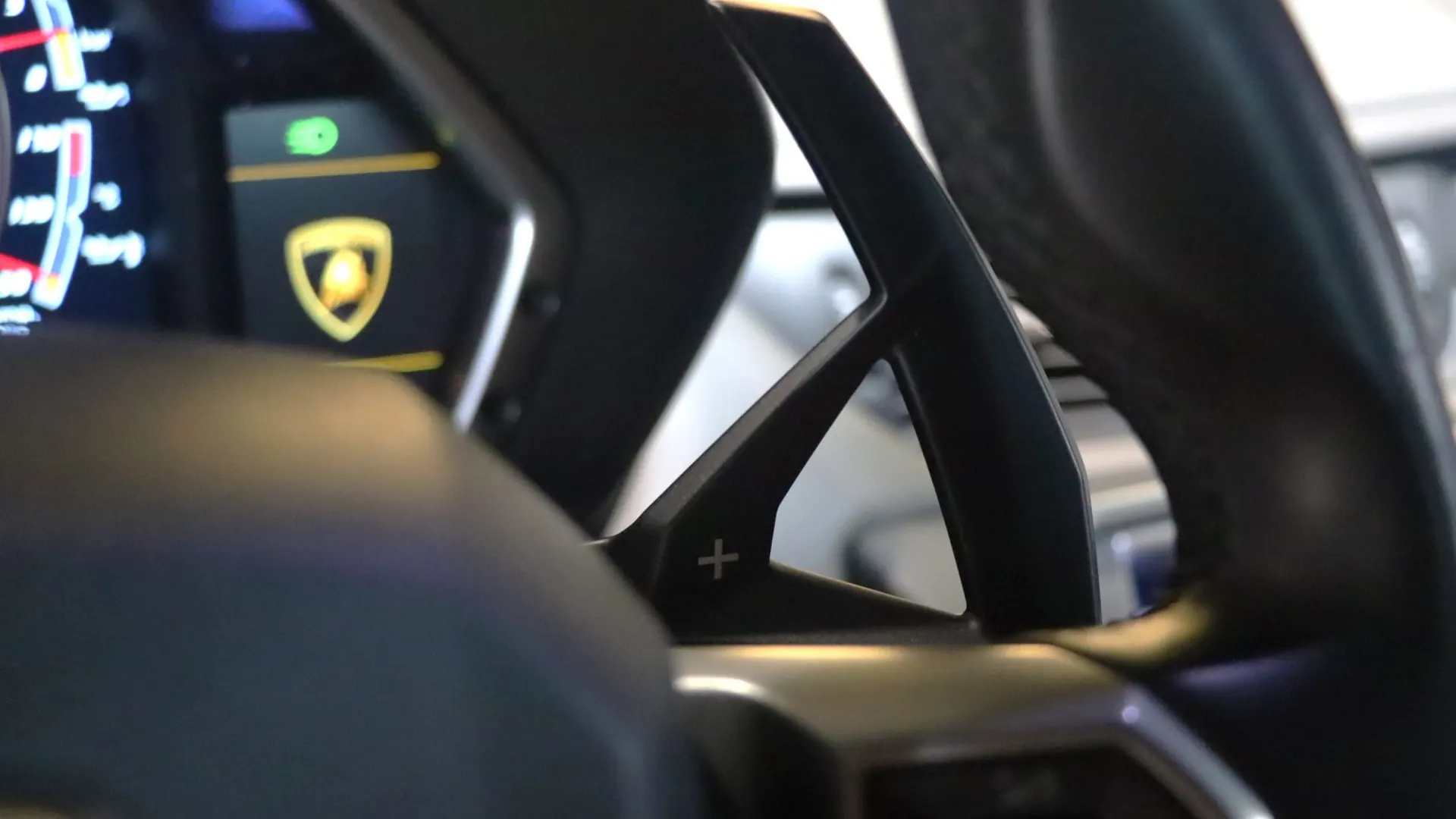 Lamborghini AVENTADOR — photo 18