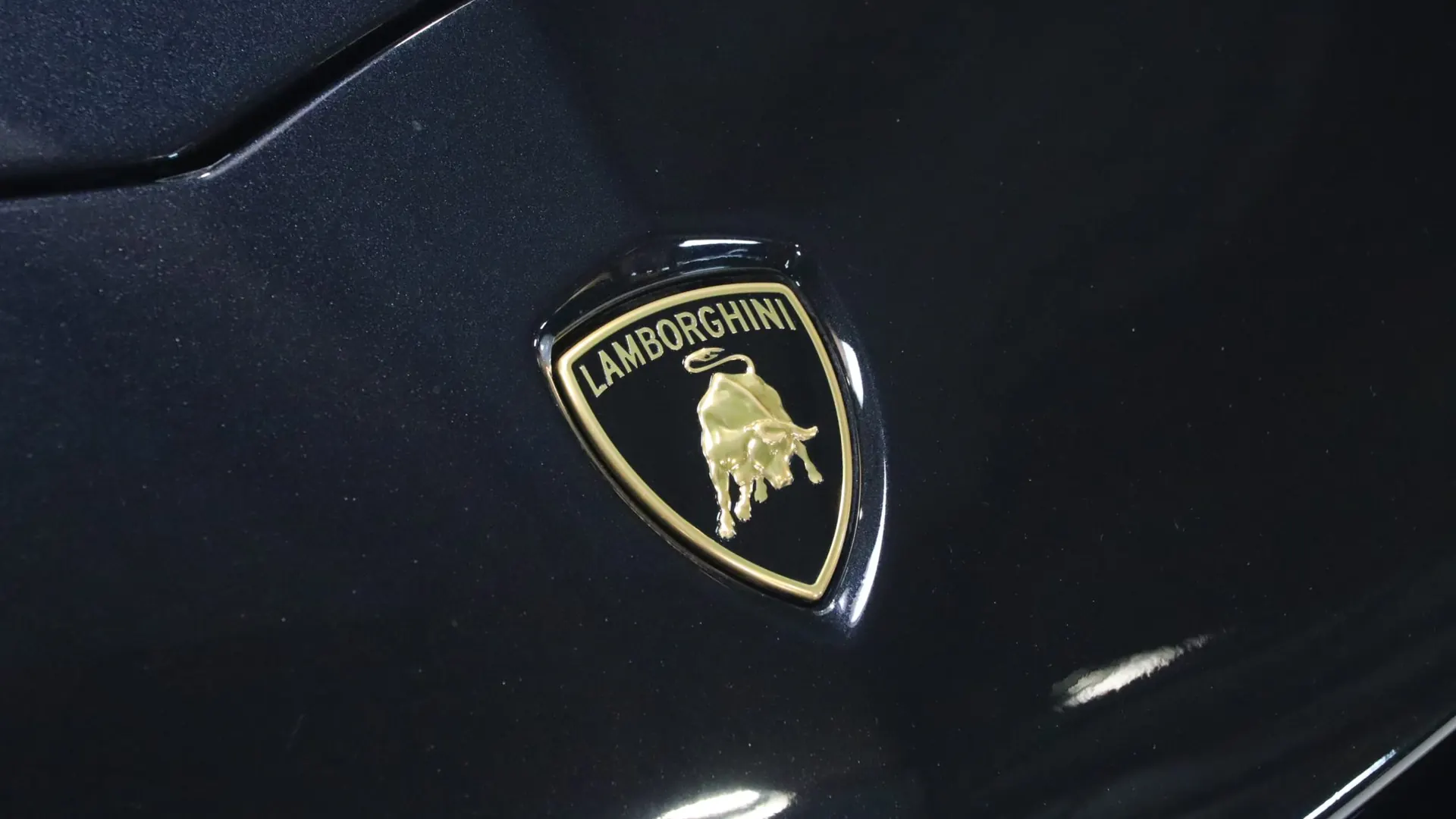 Lamborghini AVENTADOR — photo 34