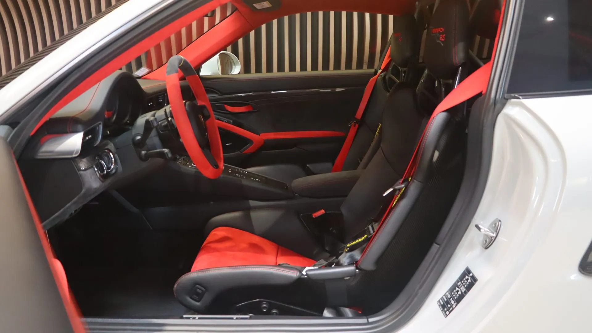 Porsche 911 — photo 7