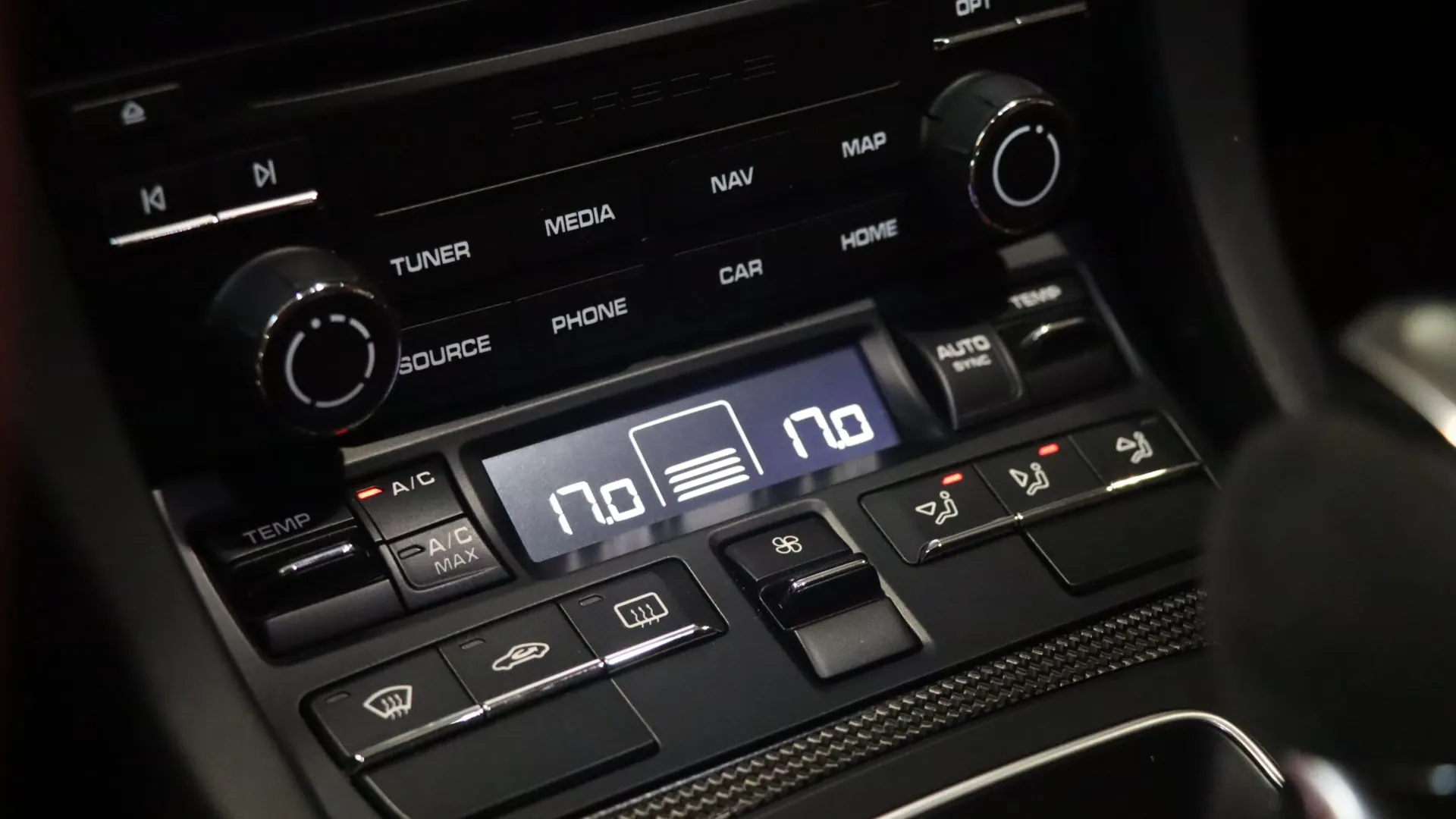 Porsche 911 — photo 29