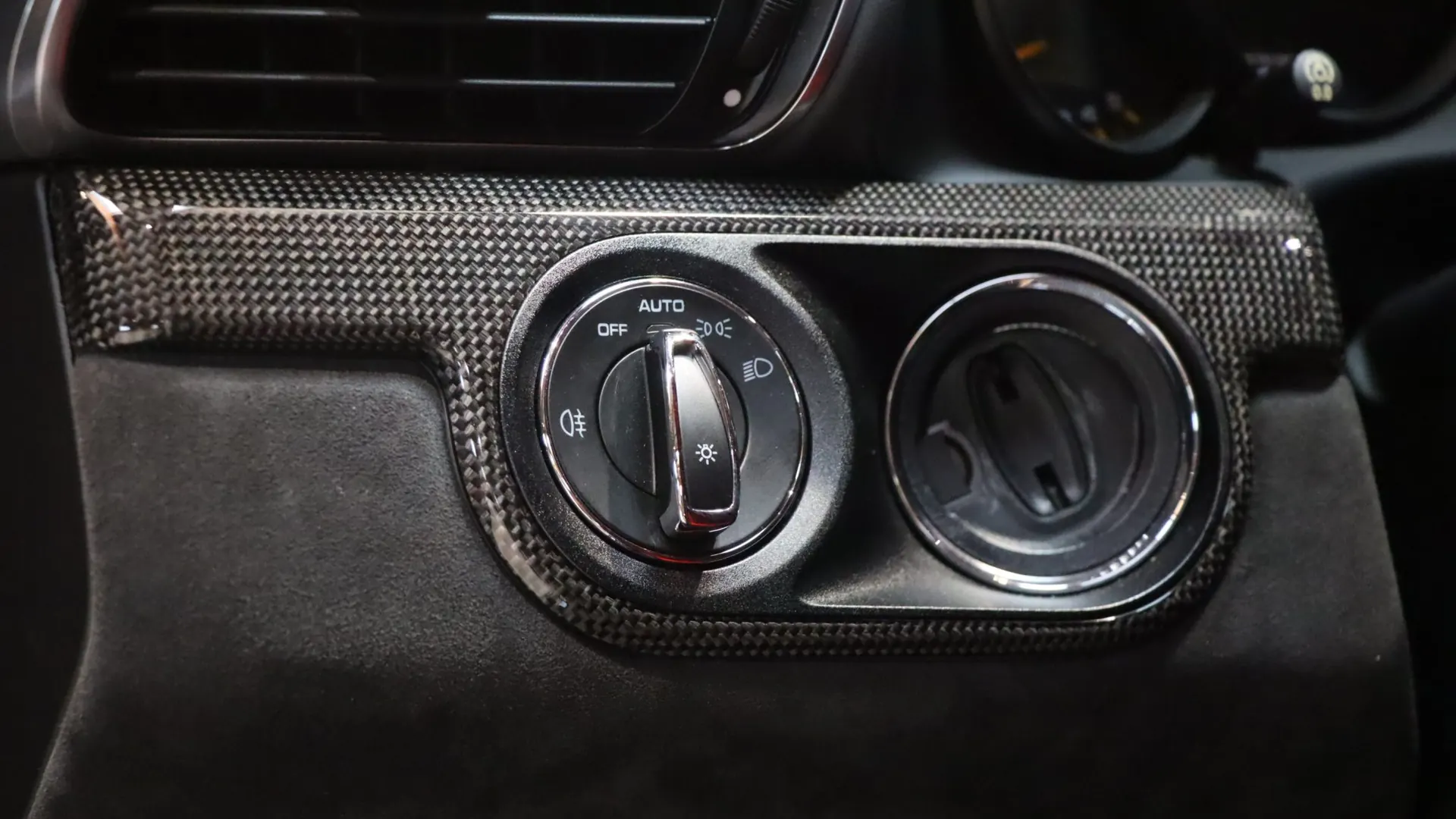 Porsche 911 — photo 17