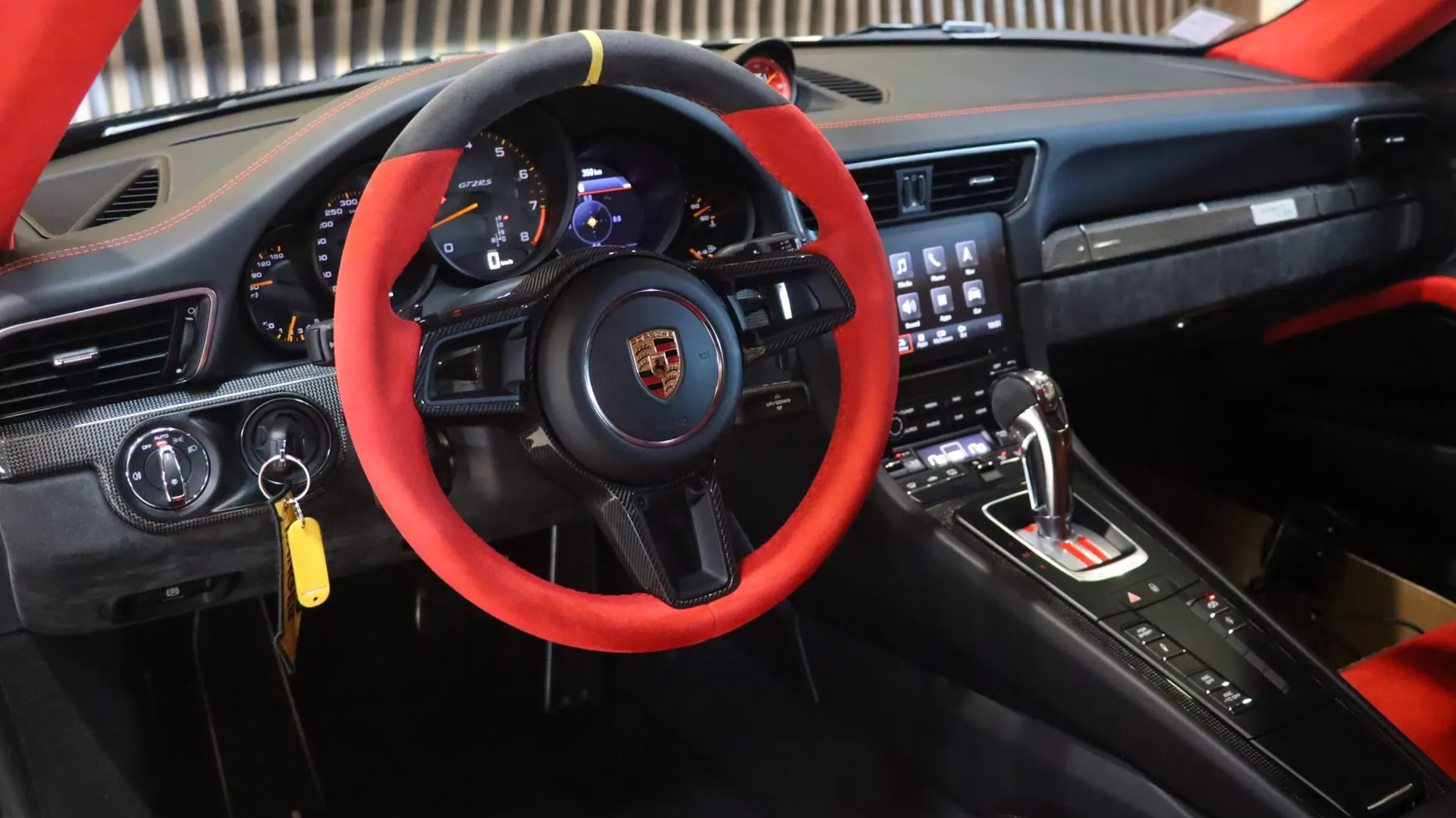 Porsche 911 — photo 16