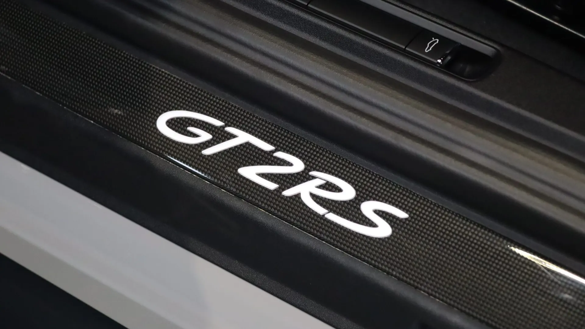 Porsche 911 — photo 11
