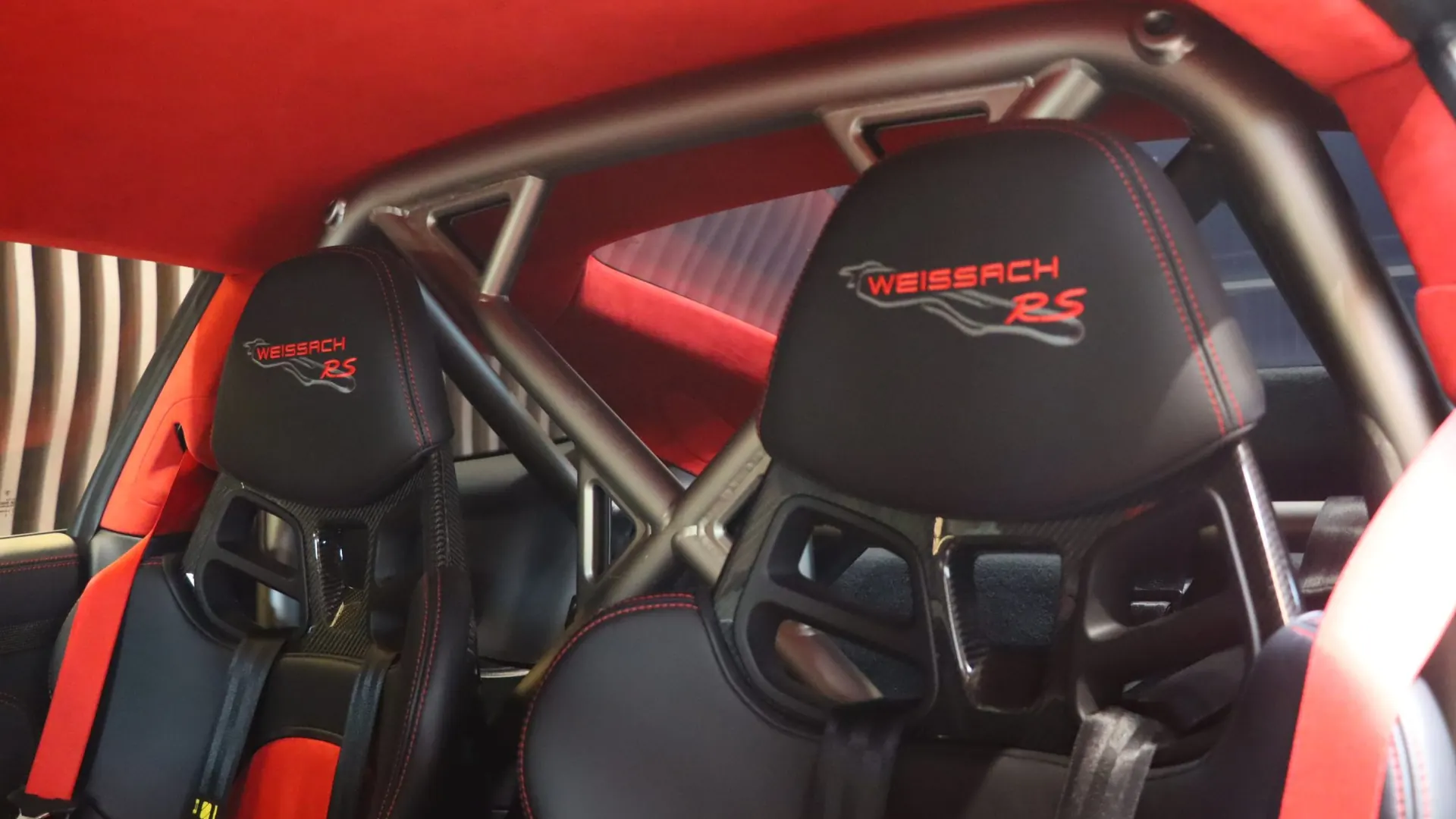 Porsche 911 — photo 36