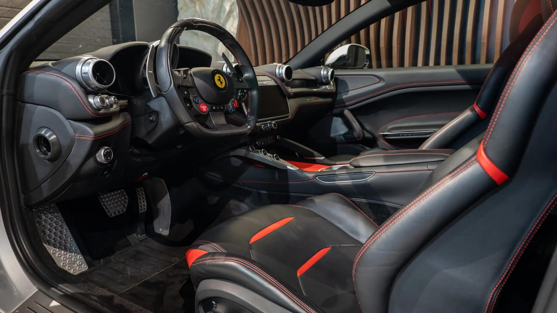 Ferrari GTC4 — photo 10