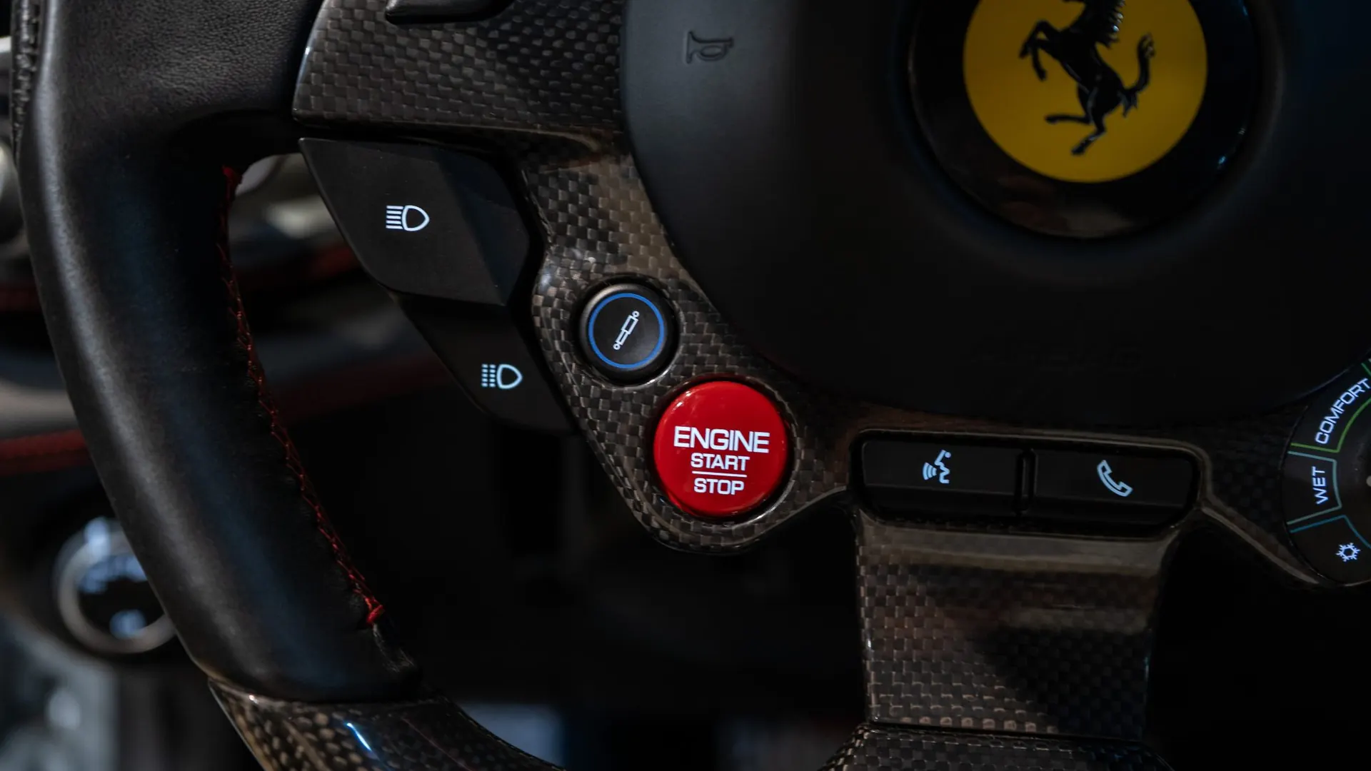 Ferrari GTC4 — photo 18