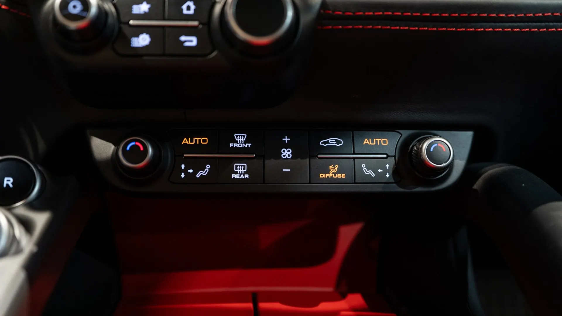 Ferrari GTC4 — photo 29