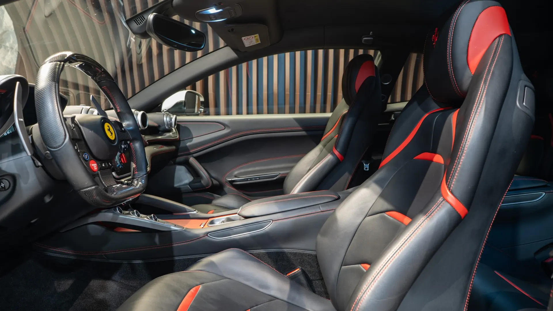 Ferrari GTC4 — photo 9