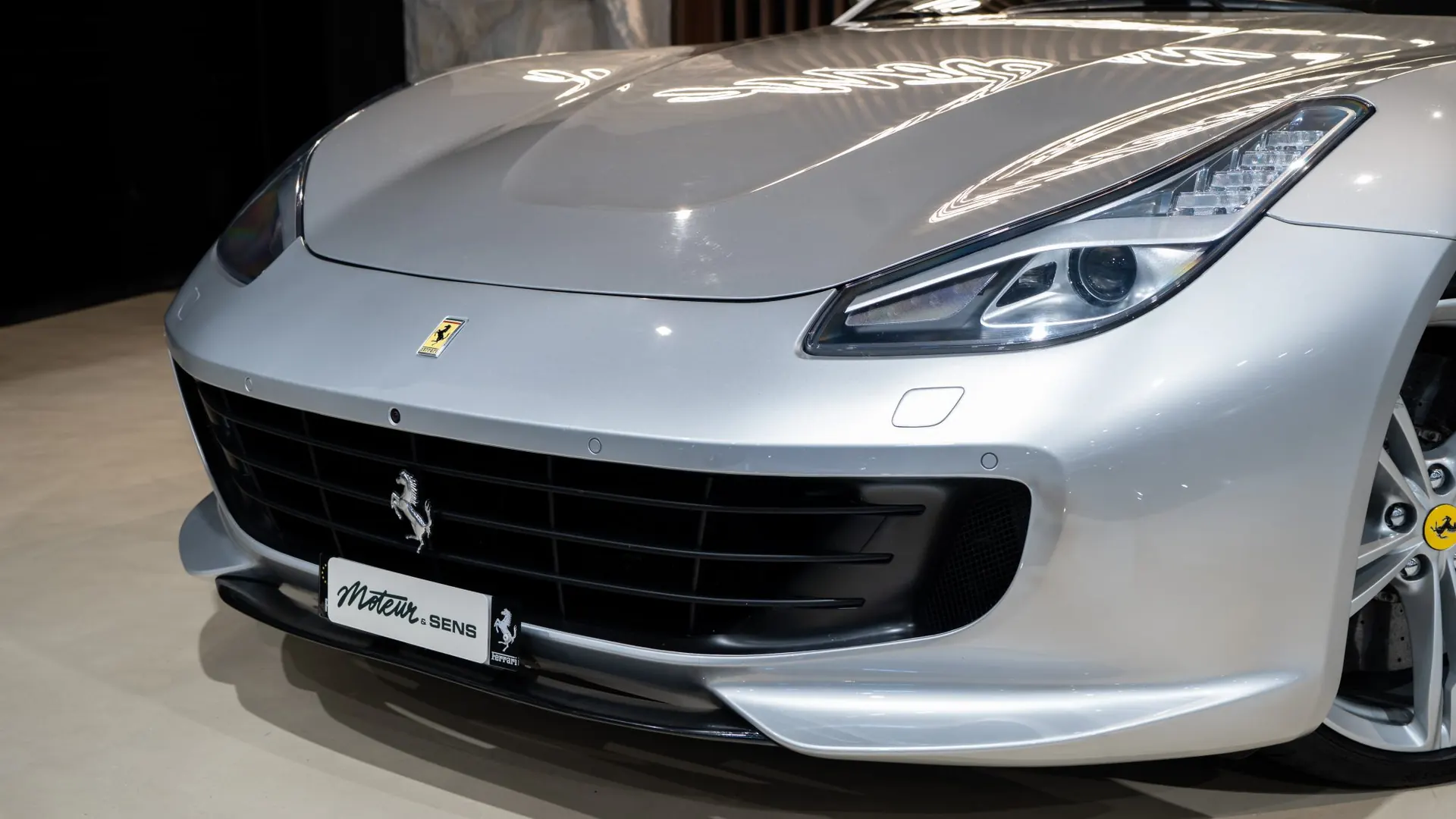 Ferrari GTC4 — photo 38