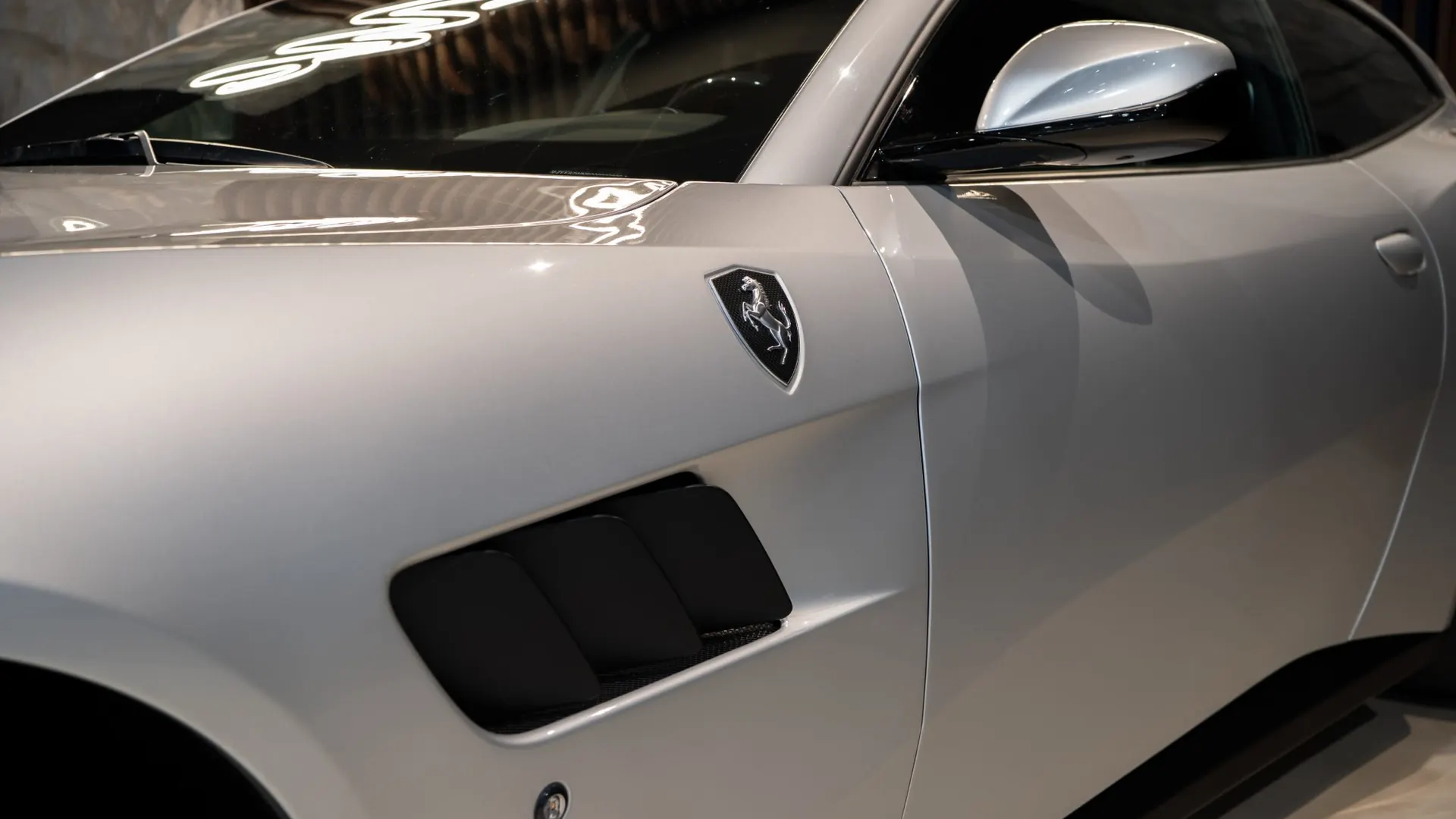 Ferrari GTC4 — photo 39