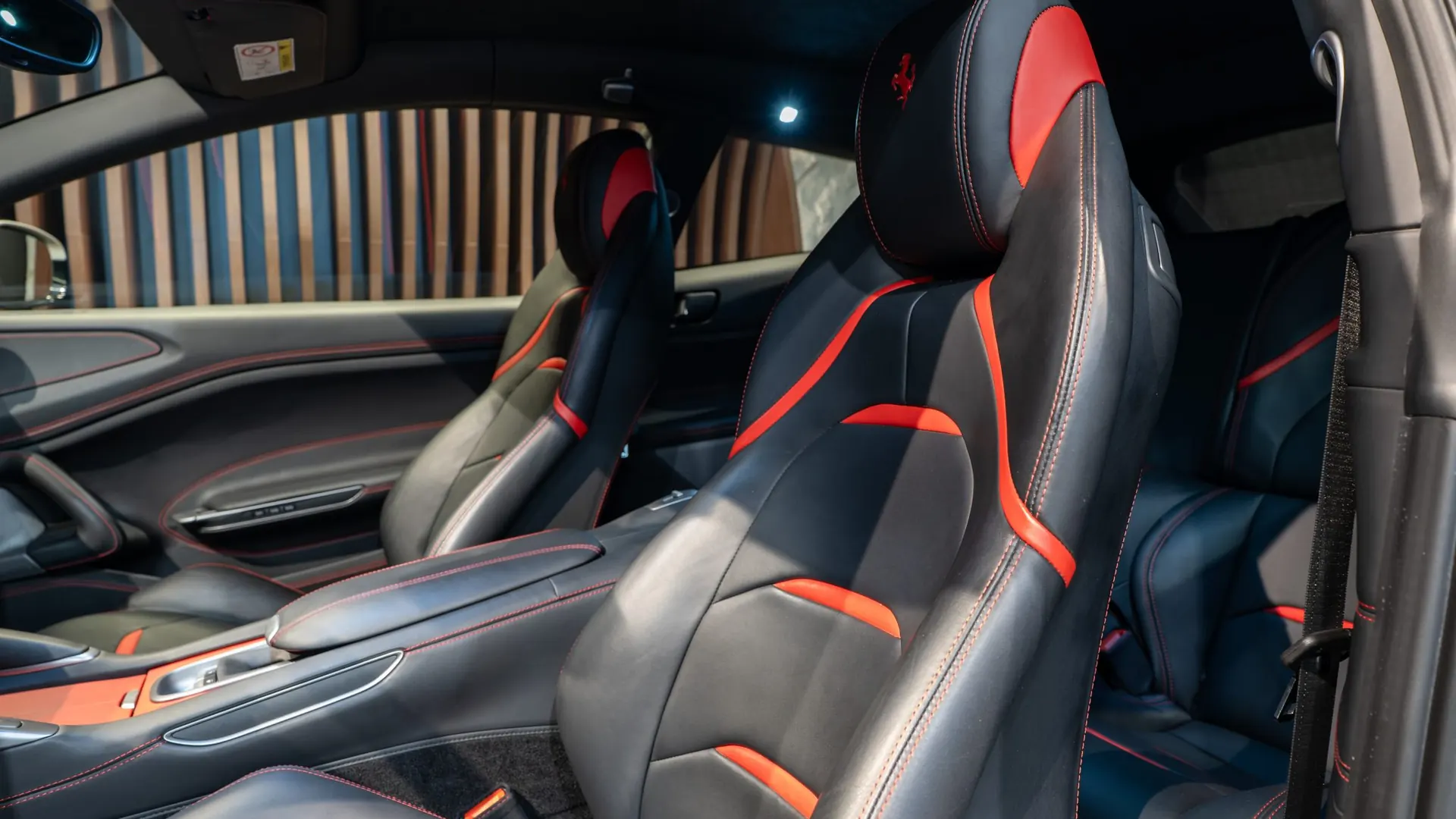 Ferrari GTC4 — photo 8