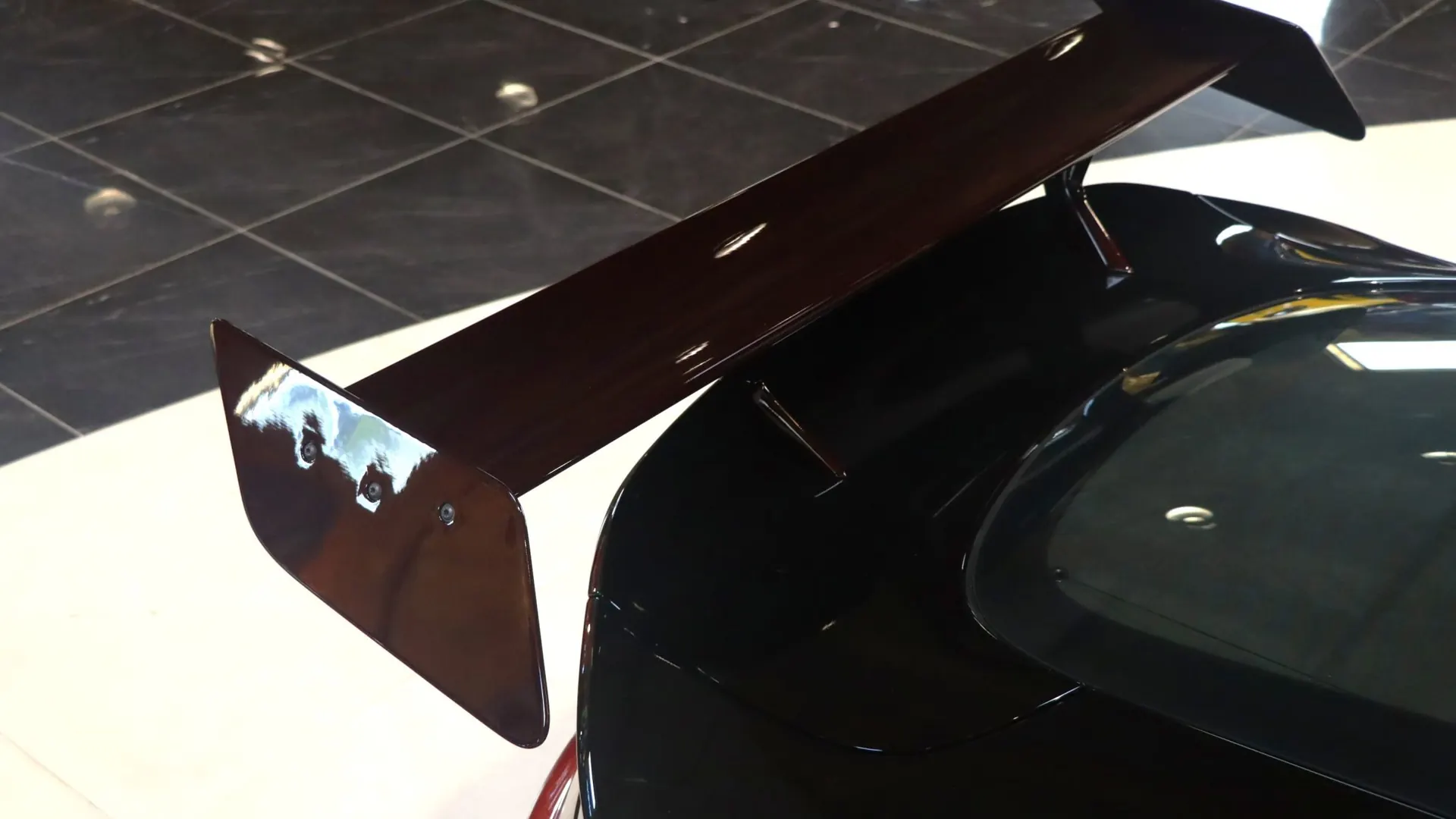 Aston Martin VANTAGE — photo 46