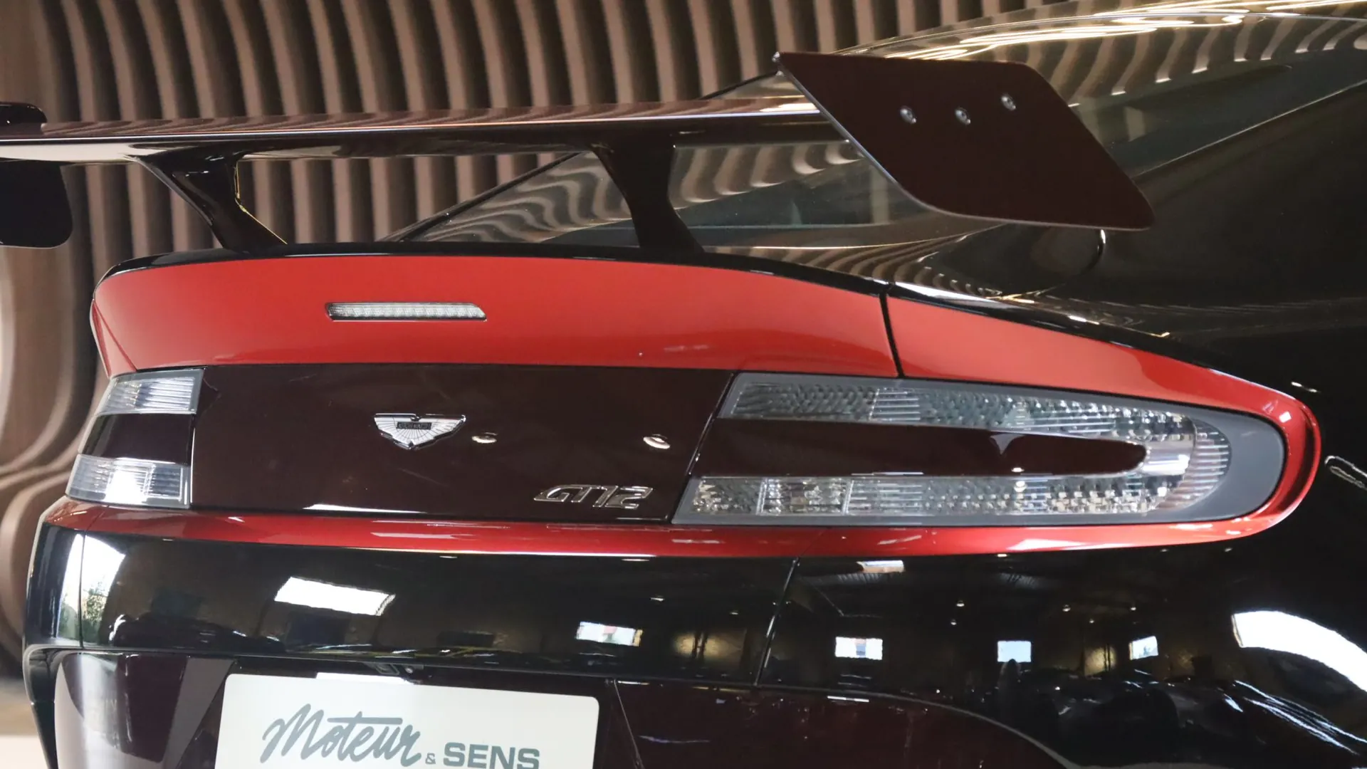 Aston Martin VANTAGE — photo 50