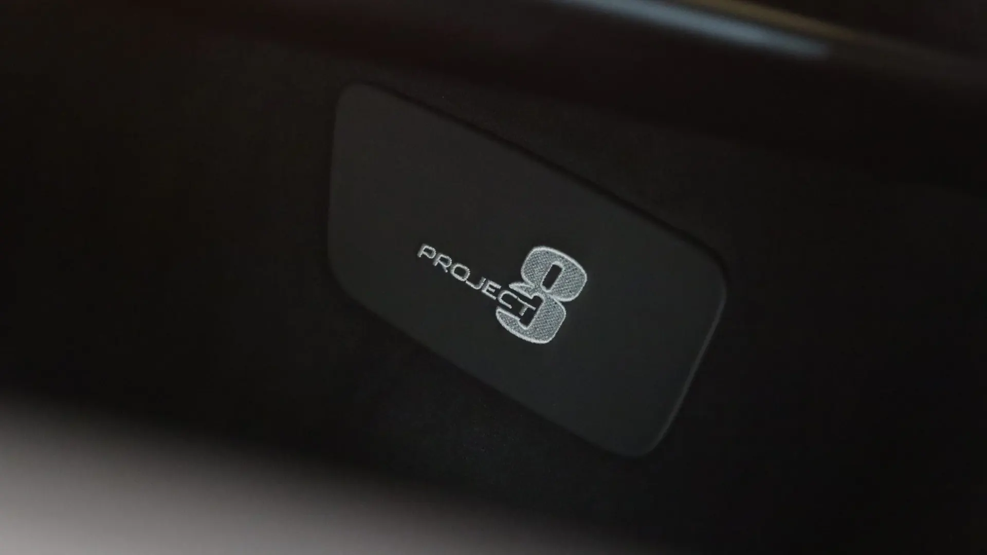 Jaguar XE — photo 38
