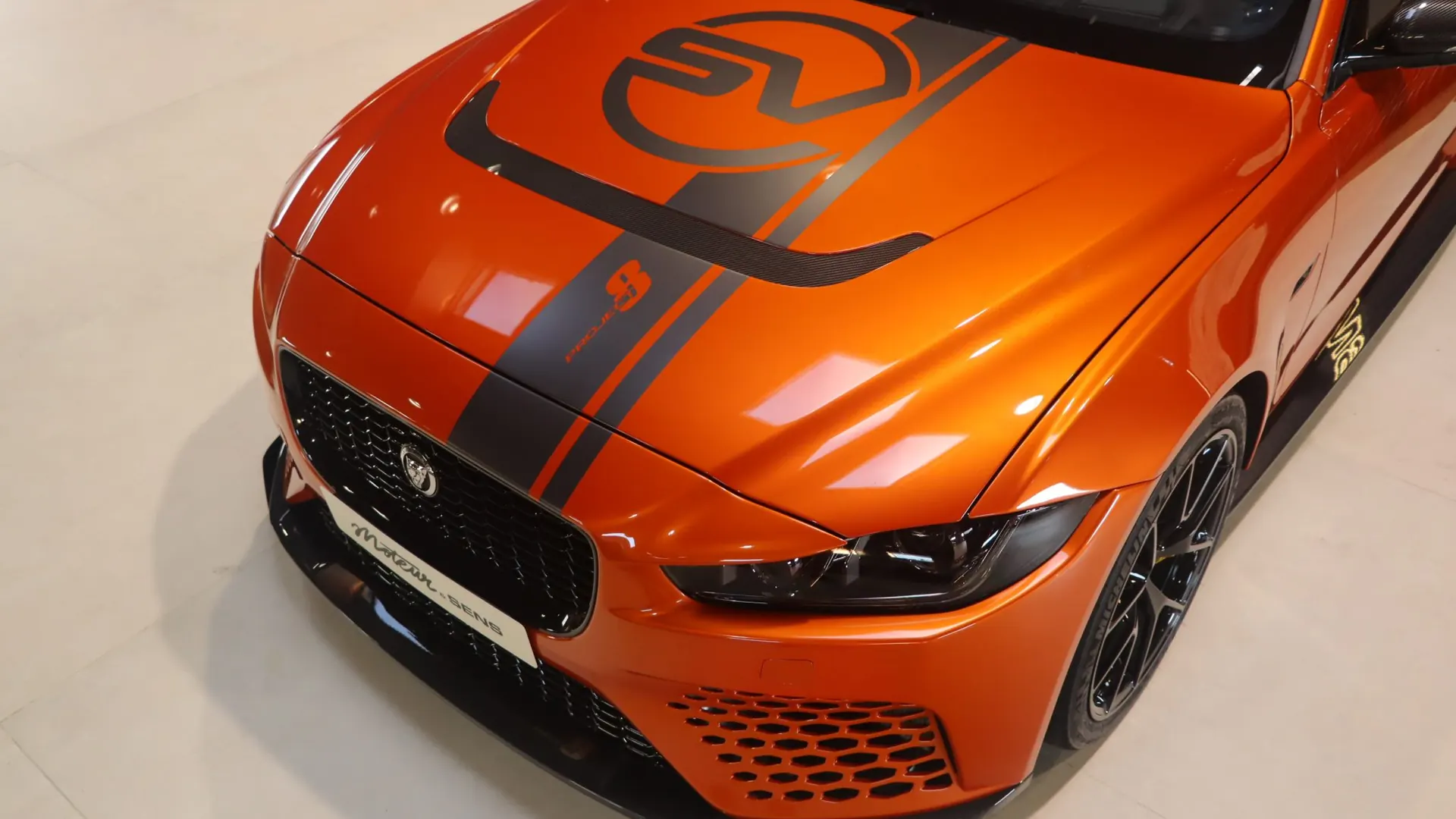 Jaguar XE — photo 43
