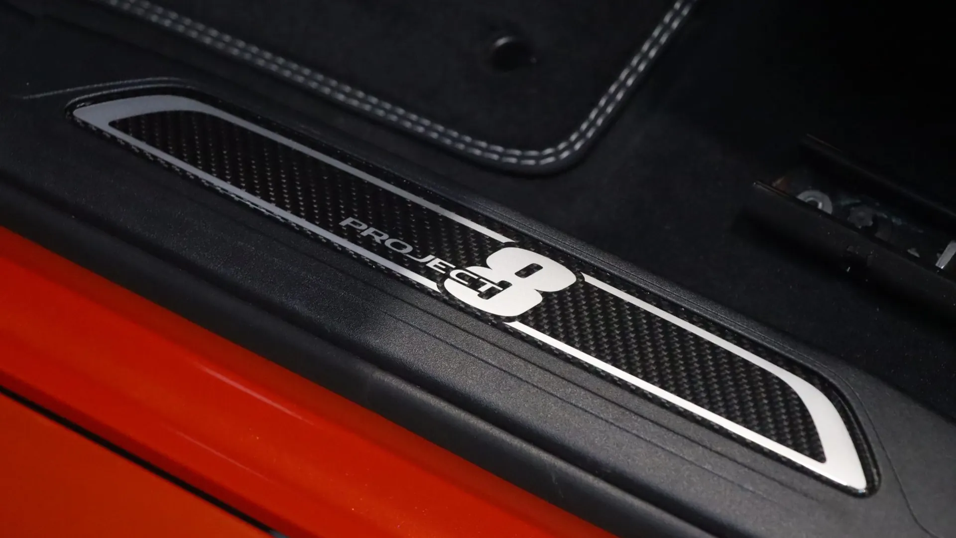 Jaguar XE — photo 13