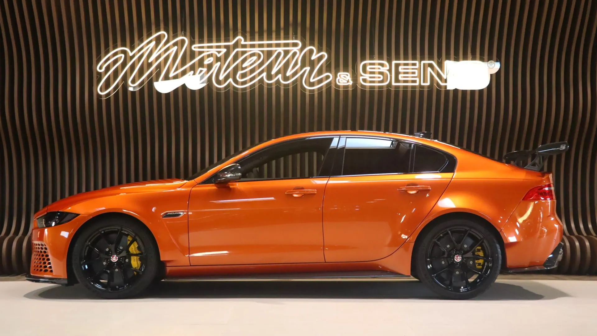 Jaguar XE — photo 5