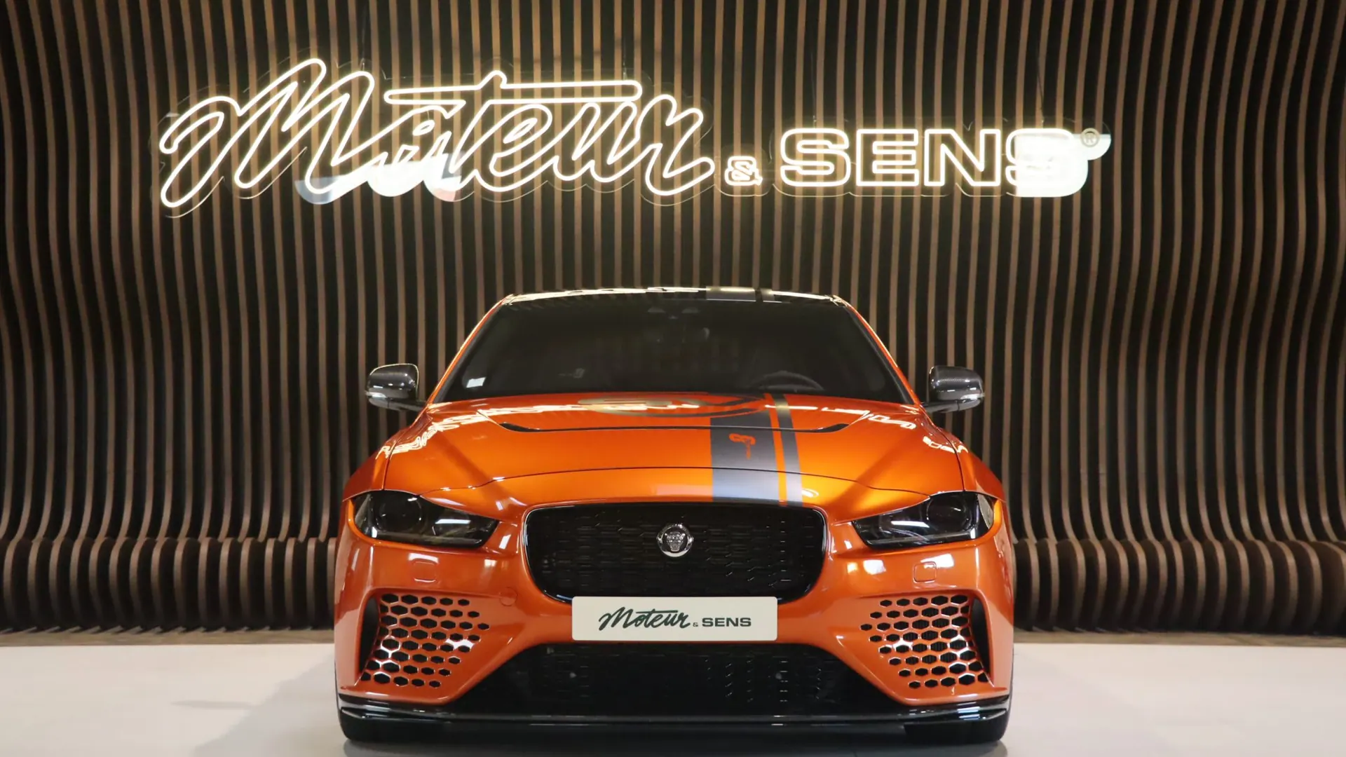 Jaguar XE — photo 3