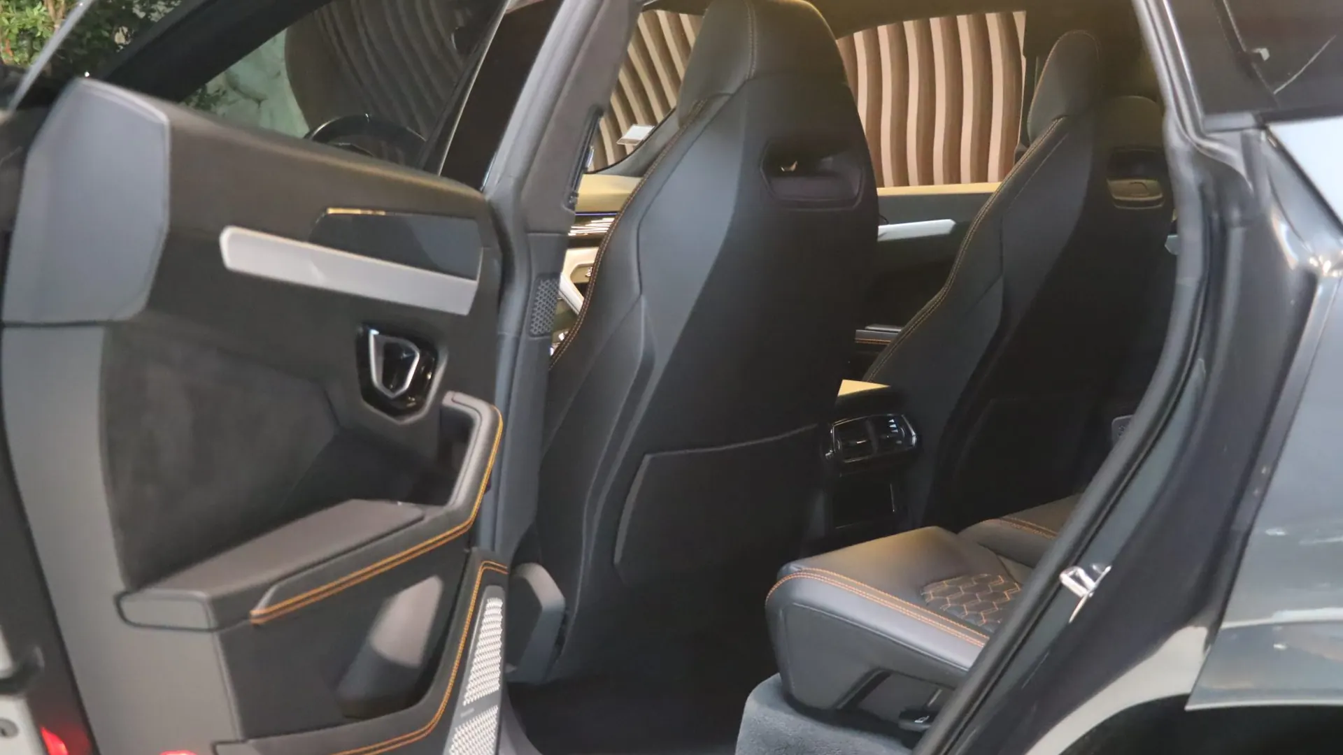 Lamborghini URUS — photo 41