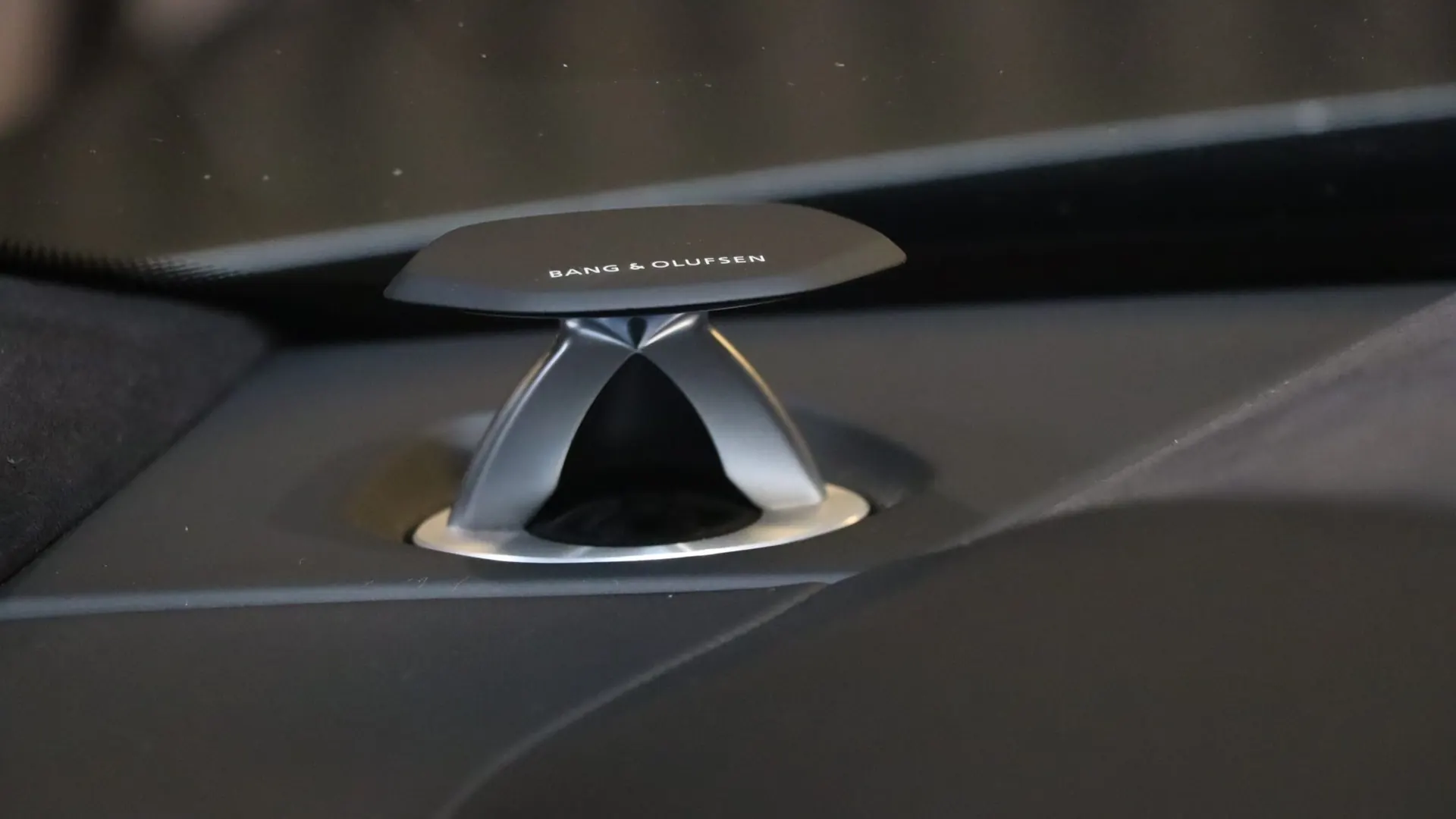 Lamborghini URUS — photo 17