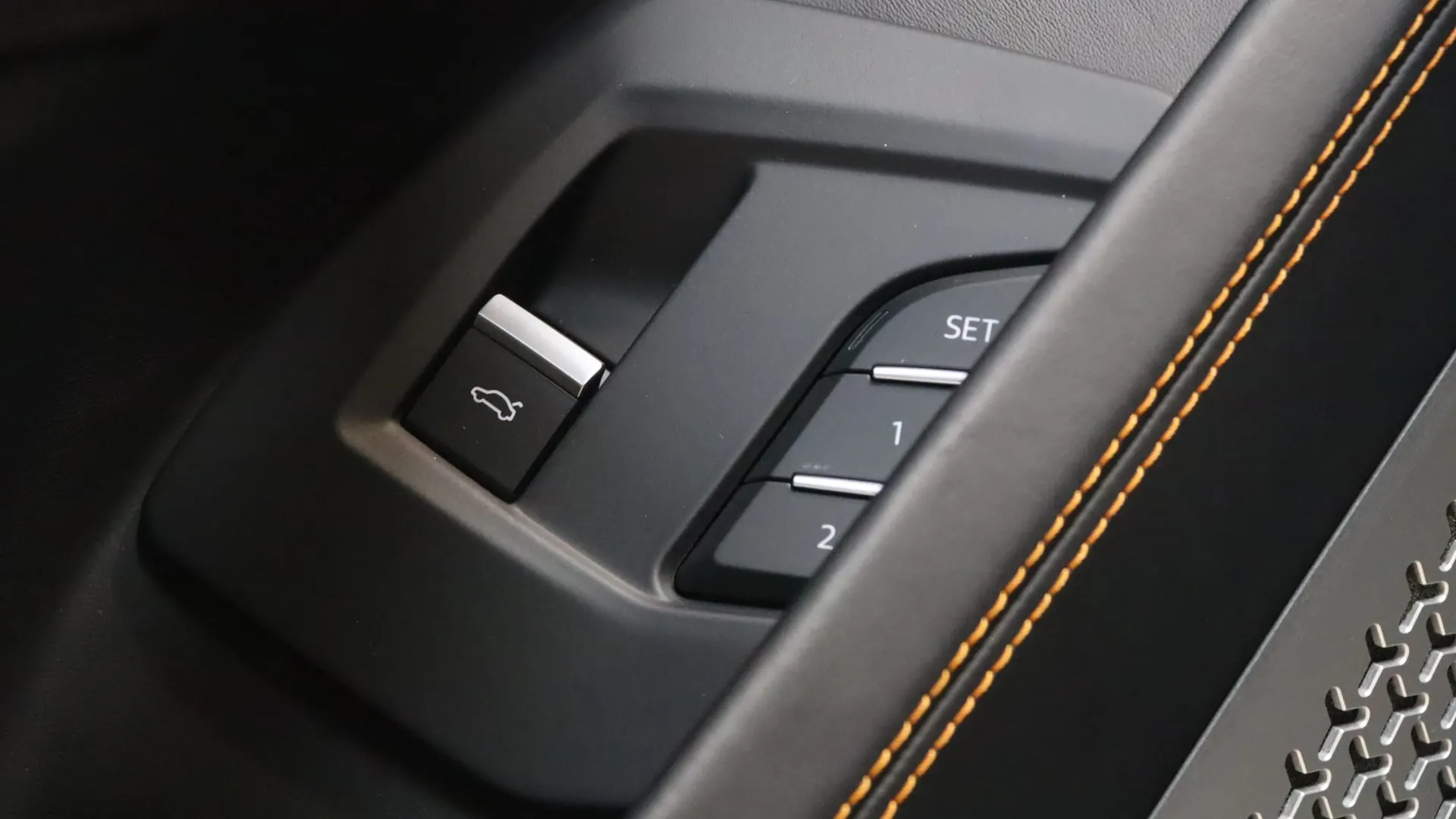 Lamborghini URUS — photo 13