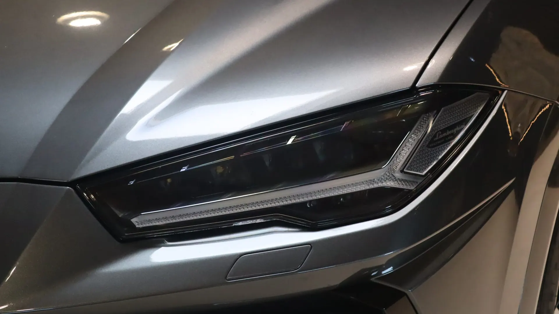 Lamborghini URUS — photo 45