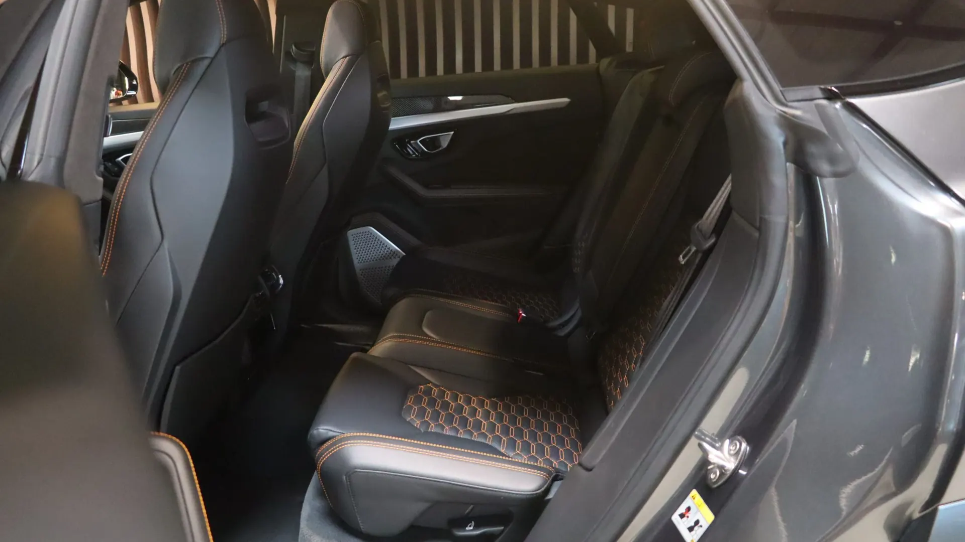 Lamborghini URUS — photo 42