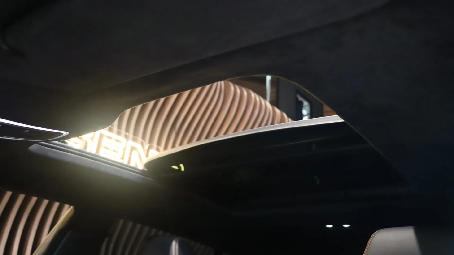 Lamborghini URUS — photo 37