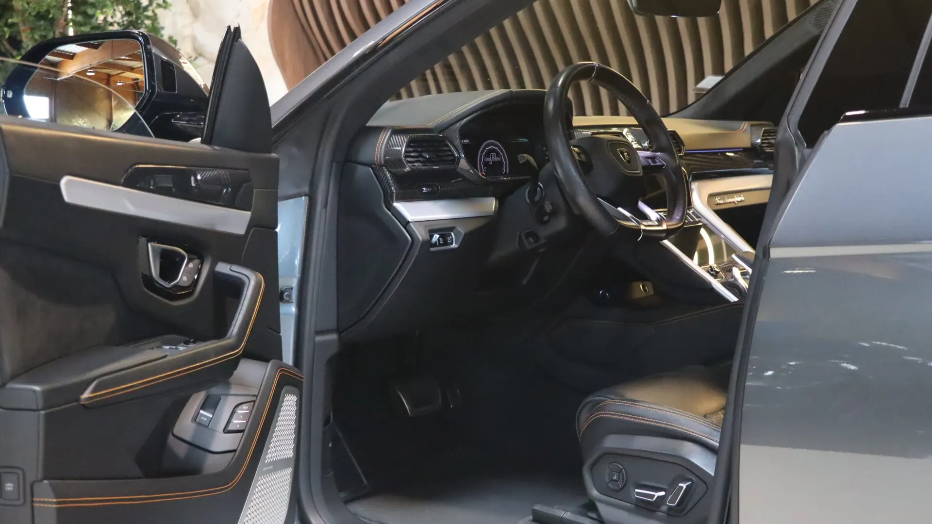 Lamborghini URUS — photo 8