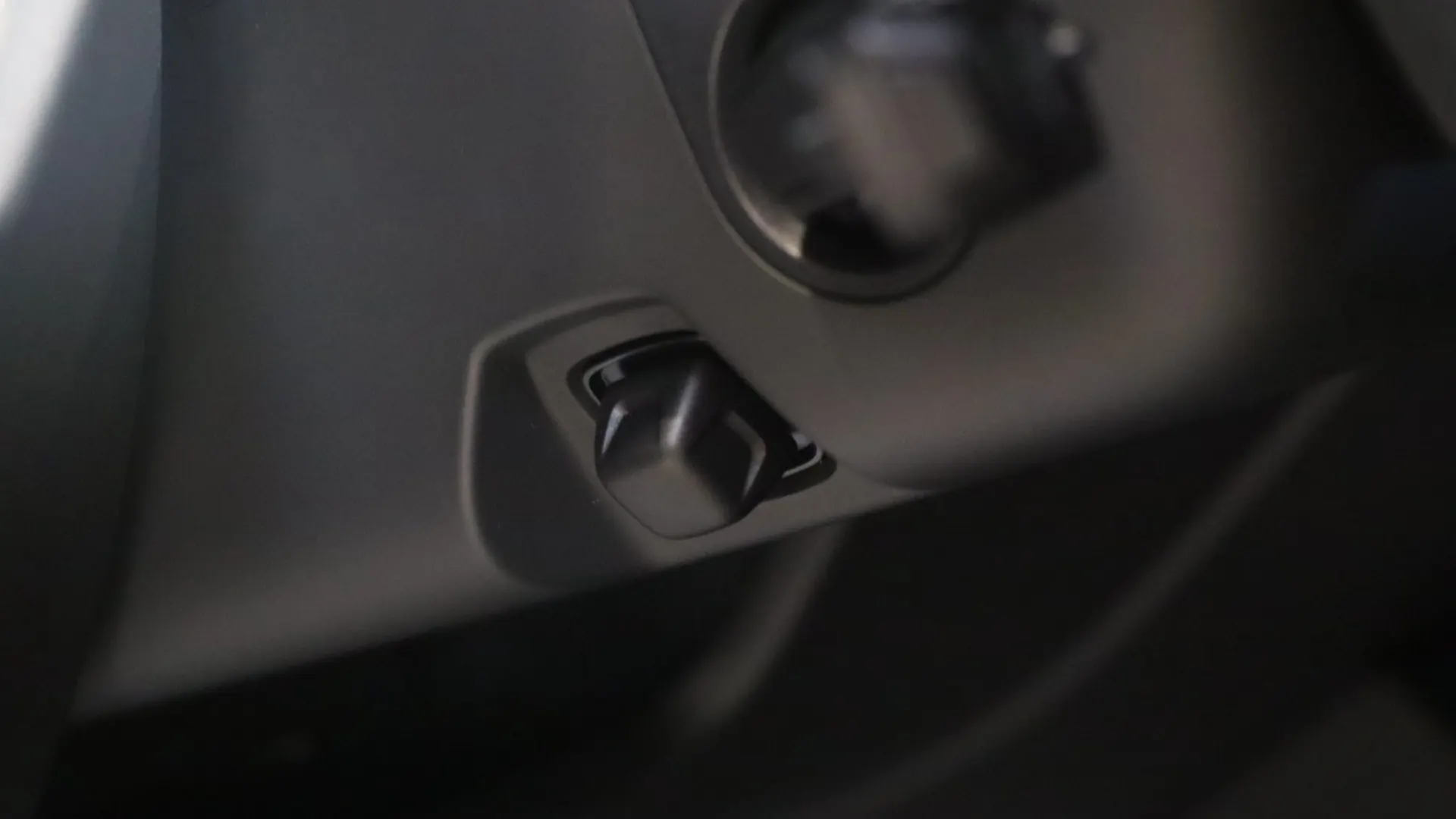 Lamborghini URUS — photo 19