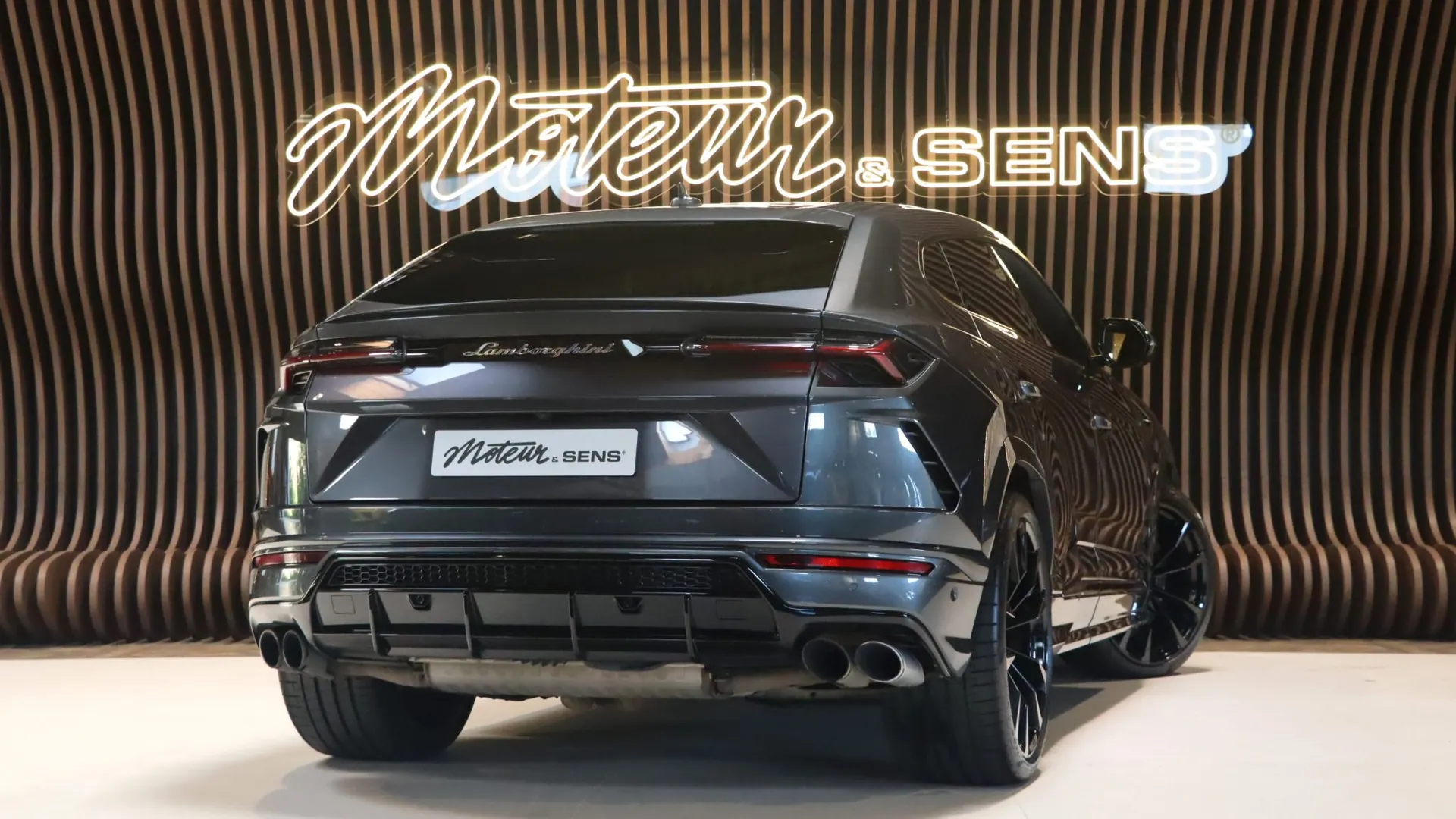 Lamborghini URUS — photo 2