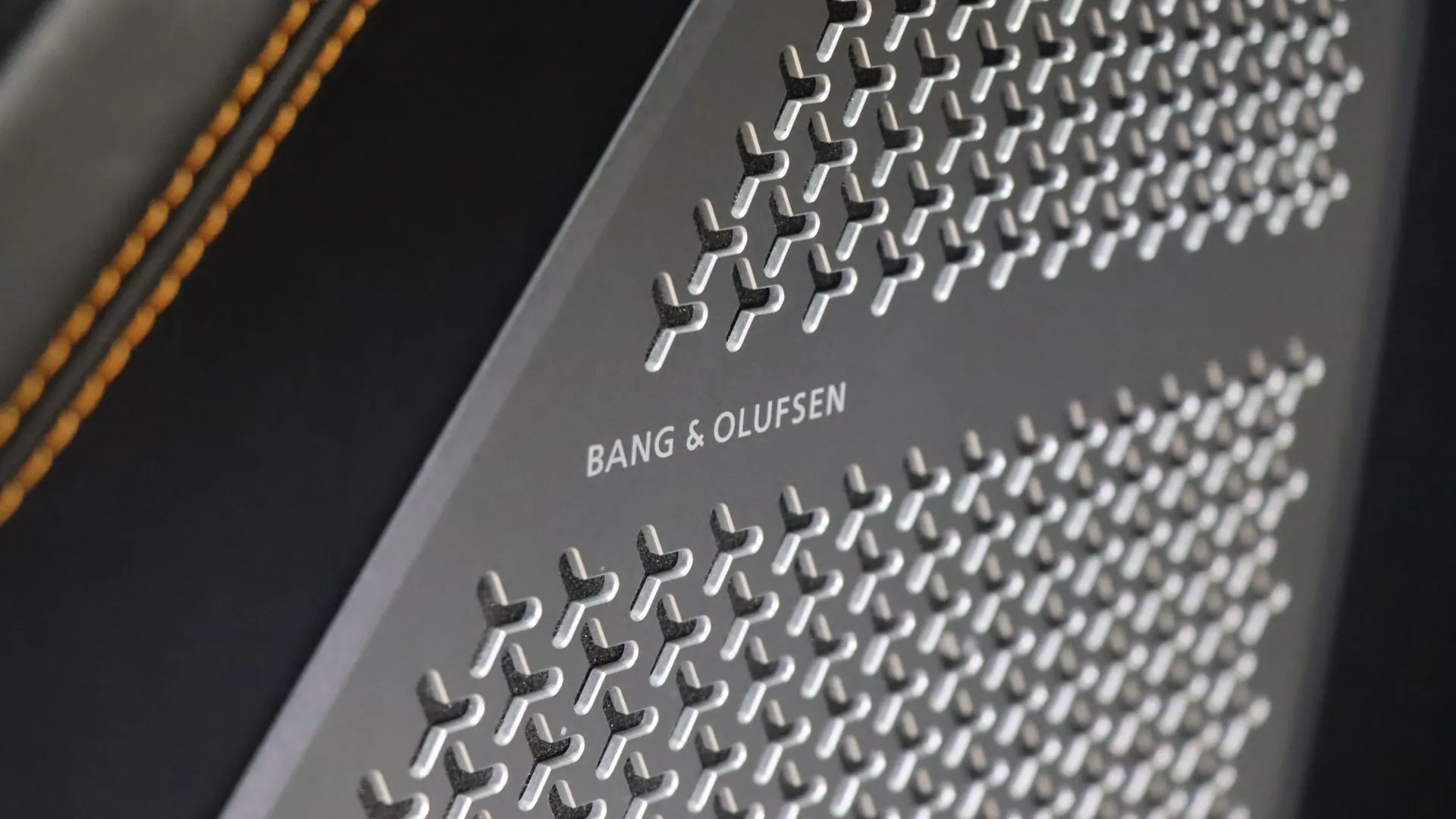 Lamborghini URUS — photo 14