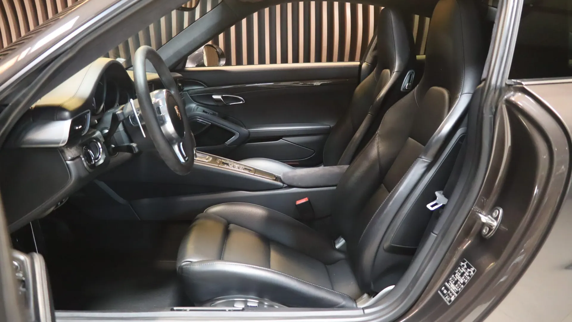 Porsche 911 — photo 7