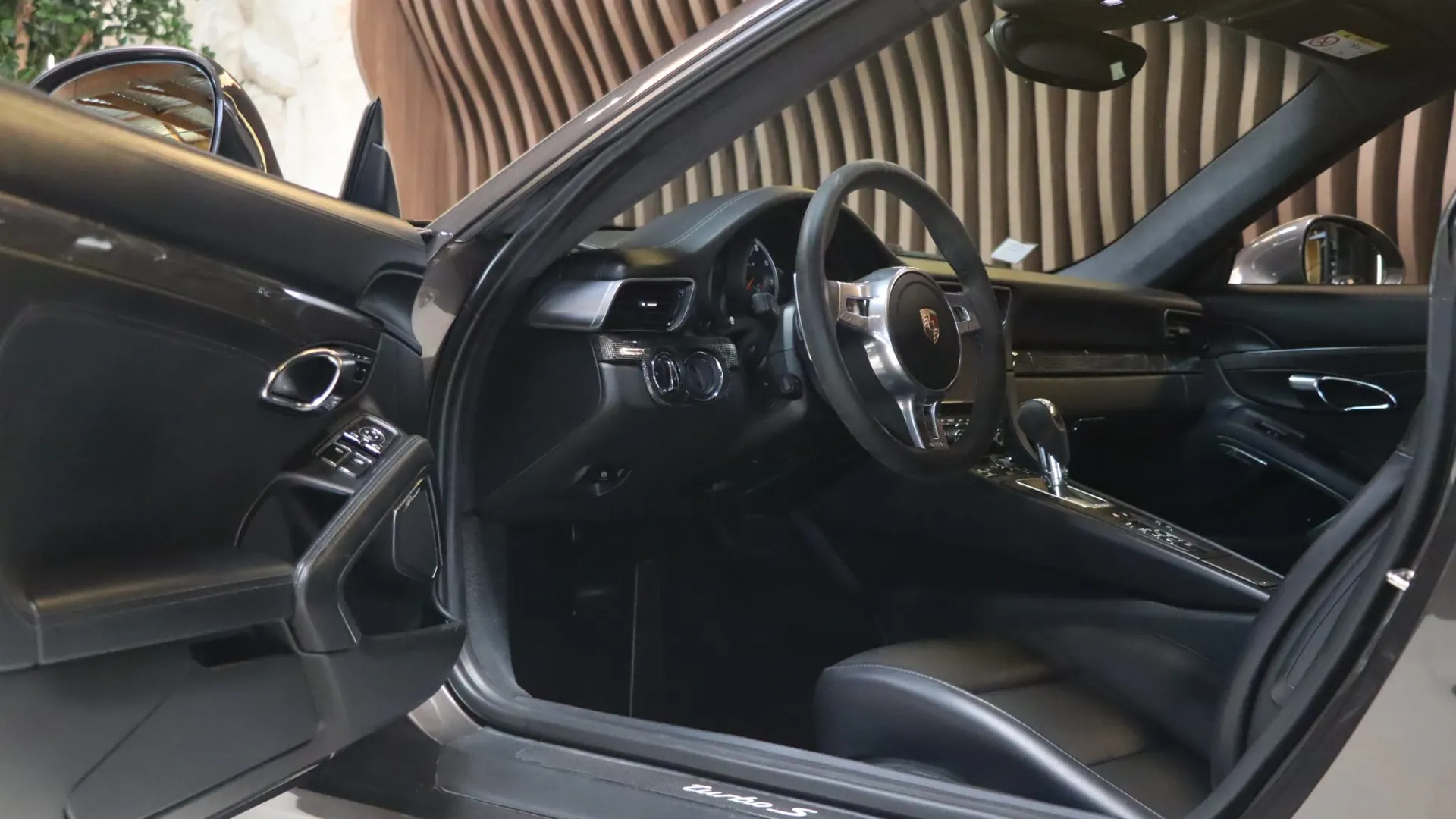 Porsche 911 — photo 8