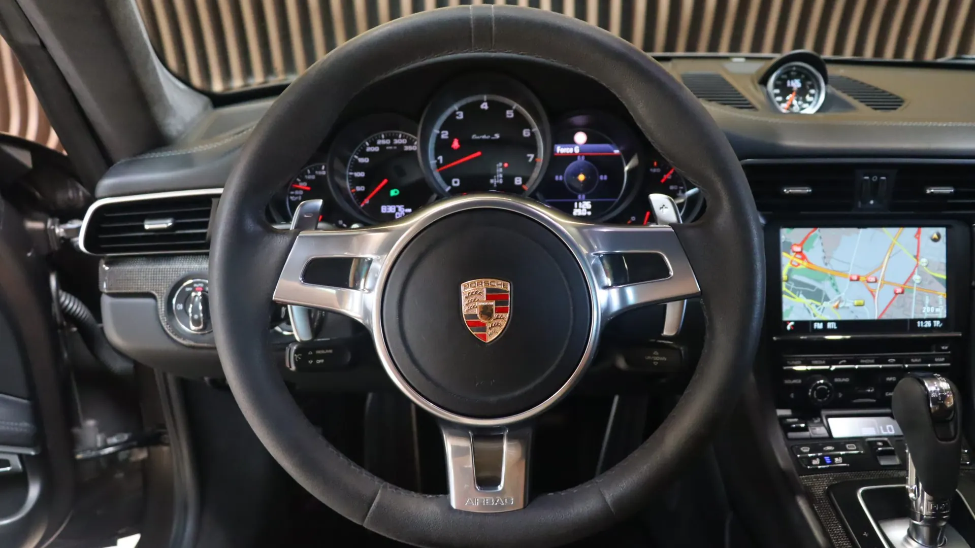 Porsche 911 — photo 9
