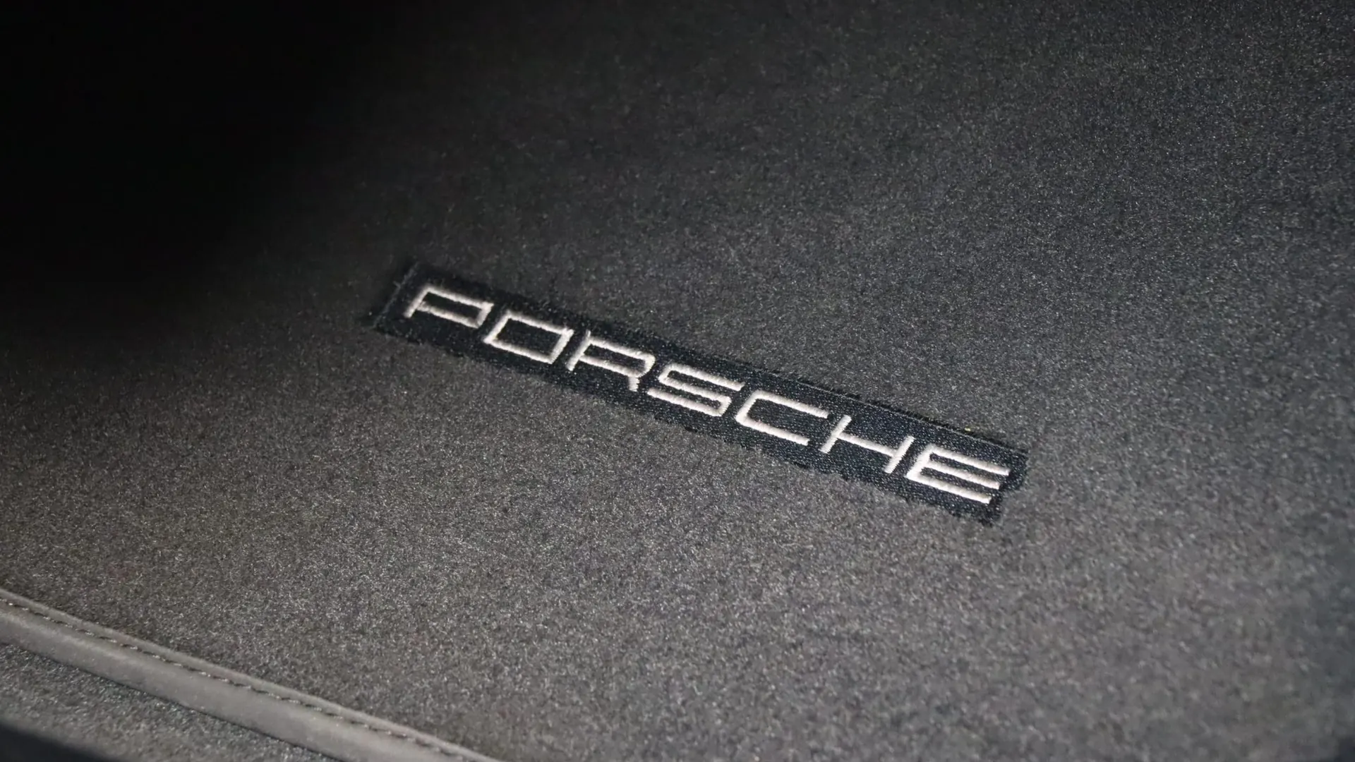 Porsche 911 — photo 15