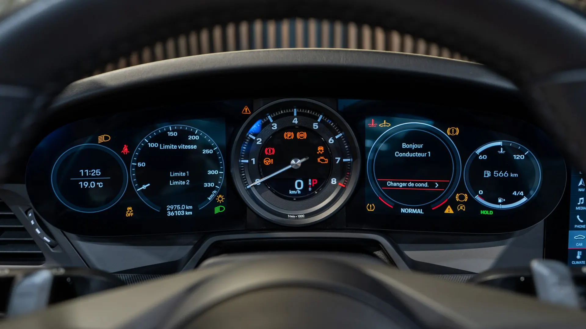 Porsche 911 — photo 24