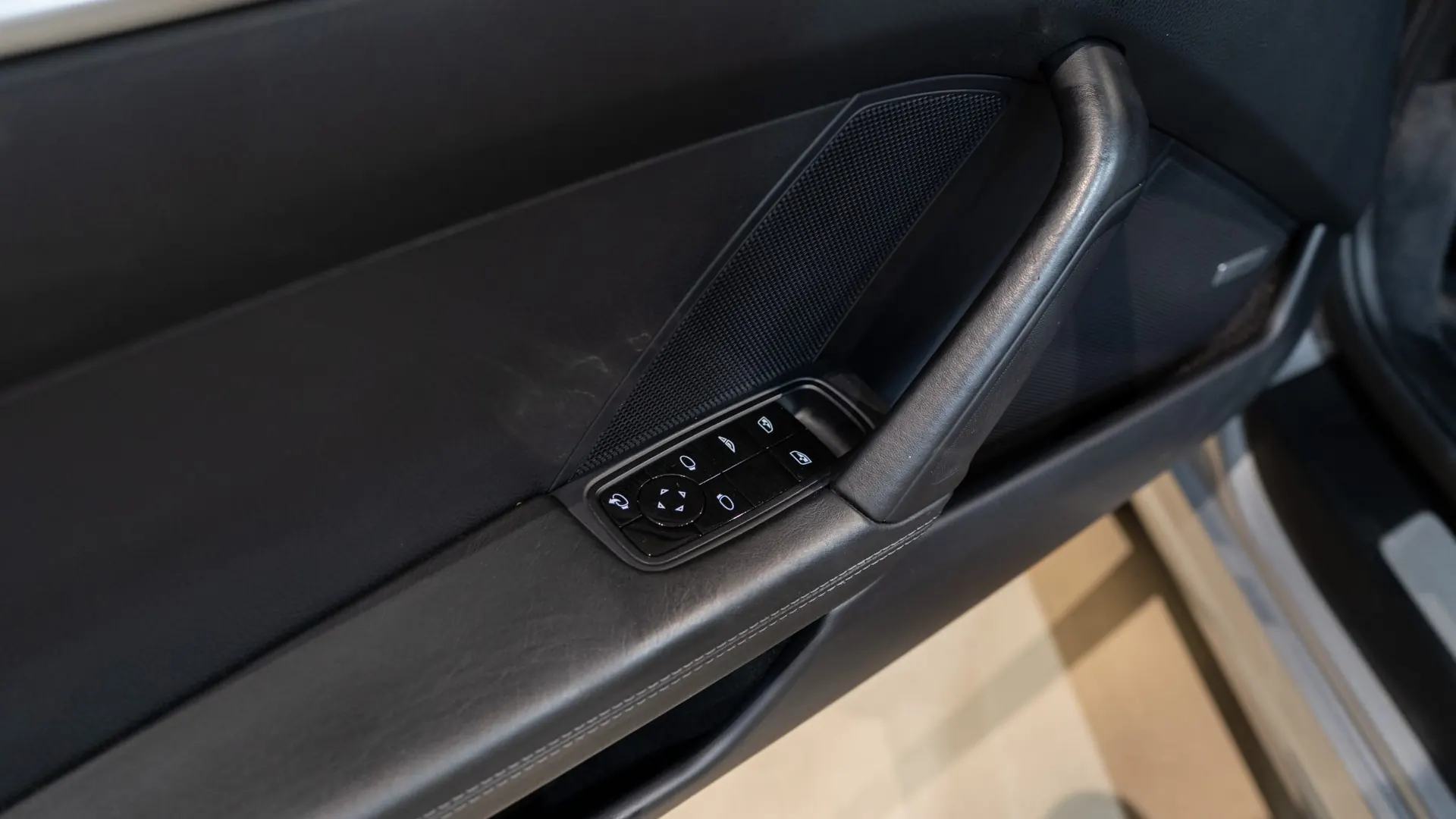 Porsche 911 — photo 15